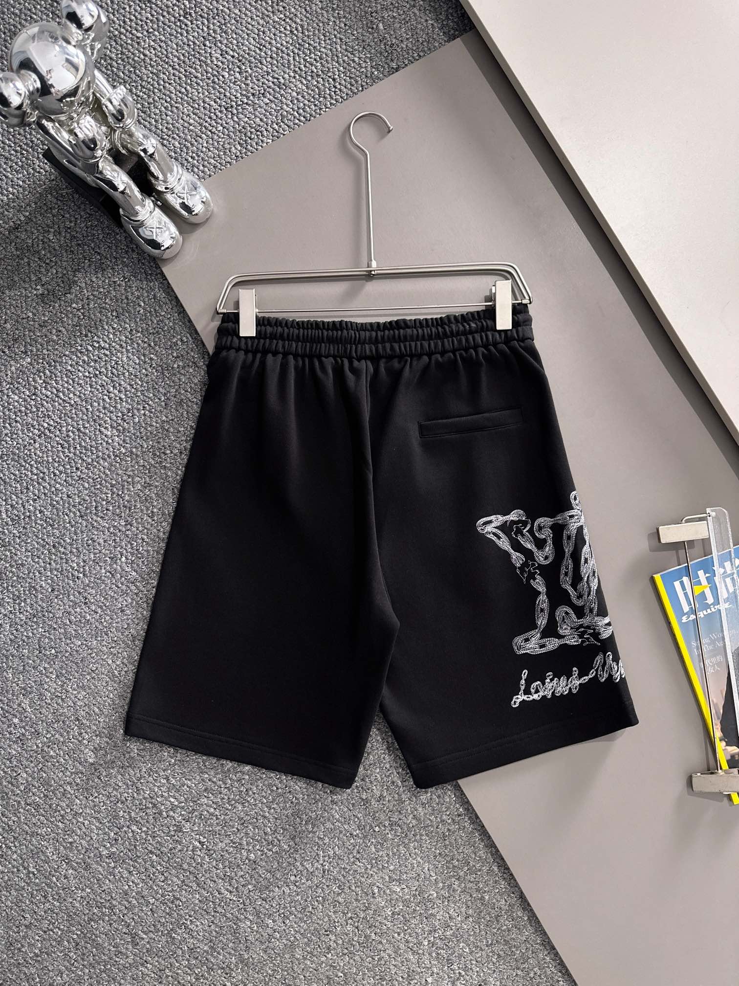 LV 驴家 2026新款 轻奢主义 密集虚线刺绣logo 男女日常通勤 穿搭必备 休闲短裤·定制毛圈面料