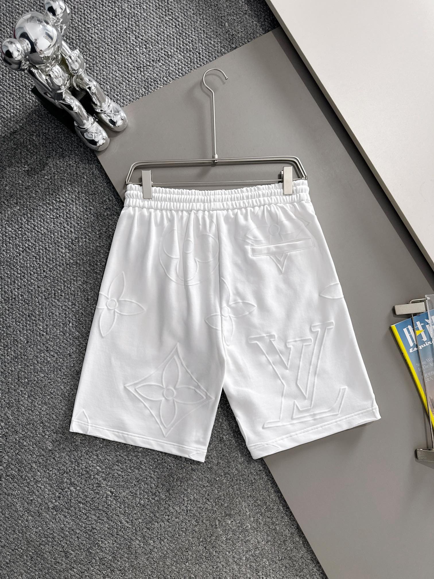 LV 驴家 2026新款 轻奢主义 植绒四叶草logo 男女日常通勤 穿搭必备 休闲短裤·定制毛圈面料·