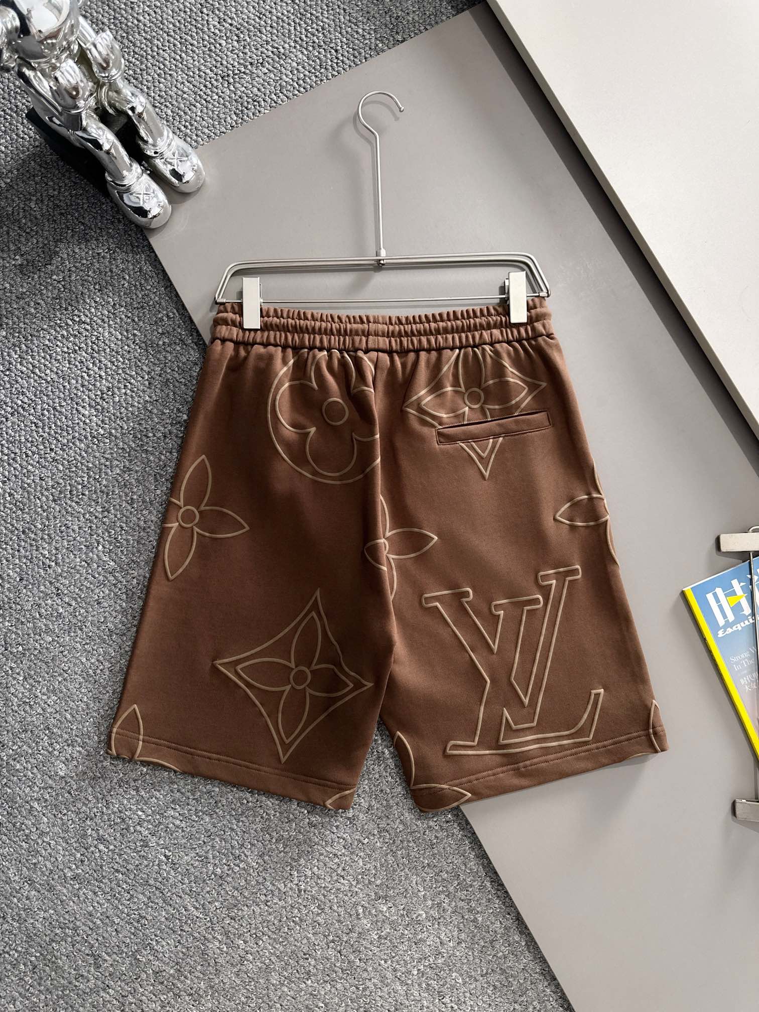 LV 驴家 2026新款 轻奢主义 植绒四叶草logo 男女日常通勤 穿搭必备 休闲短裤·定制毛圈面料·