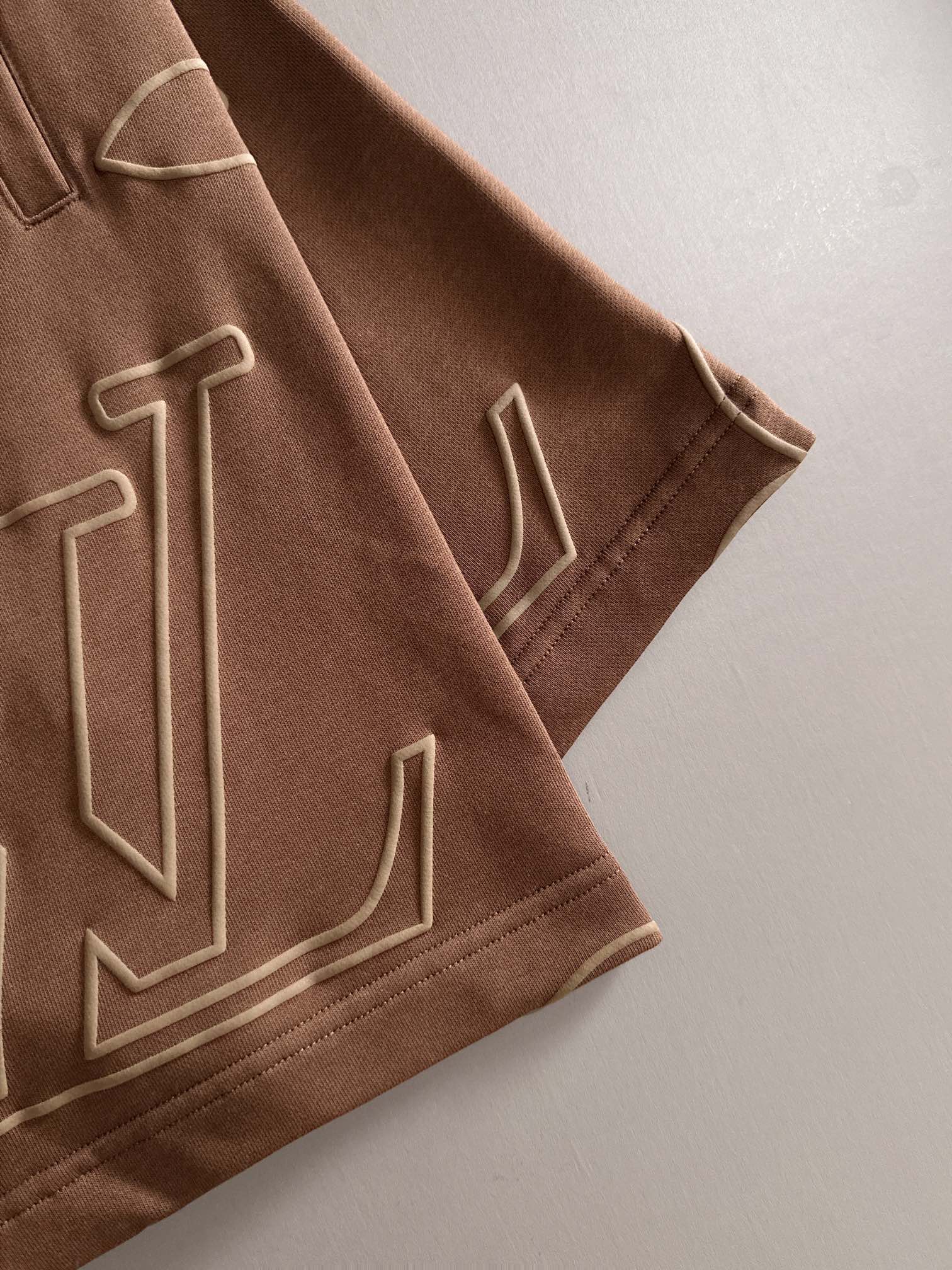 LV 驴家 2026新款 轻奢主义 植绒四叶草logo 男女日常通勤 穿搭必备 休闲短裤·定制毛圈面料·