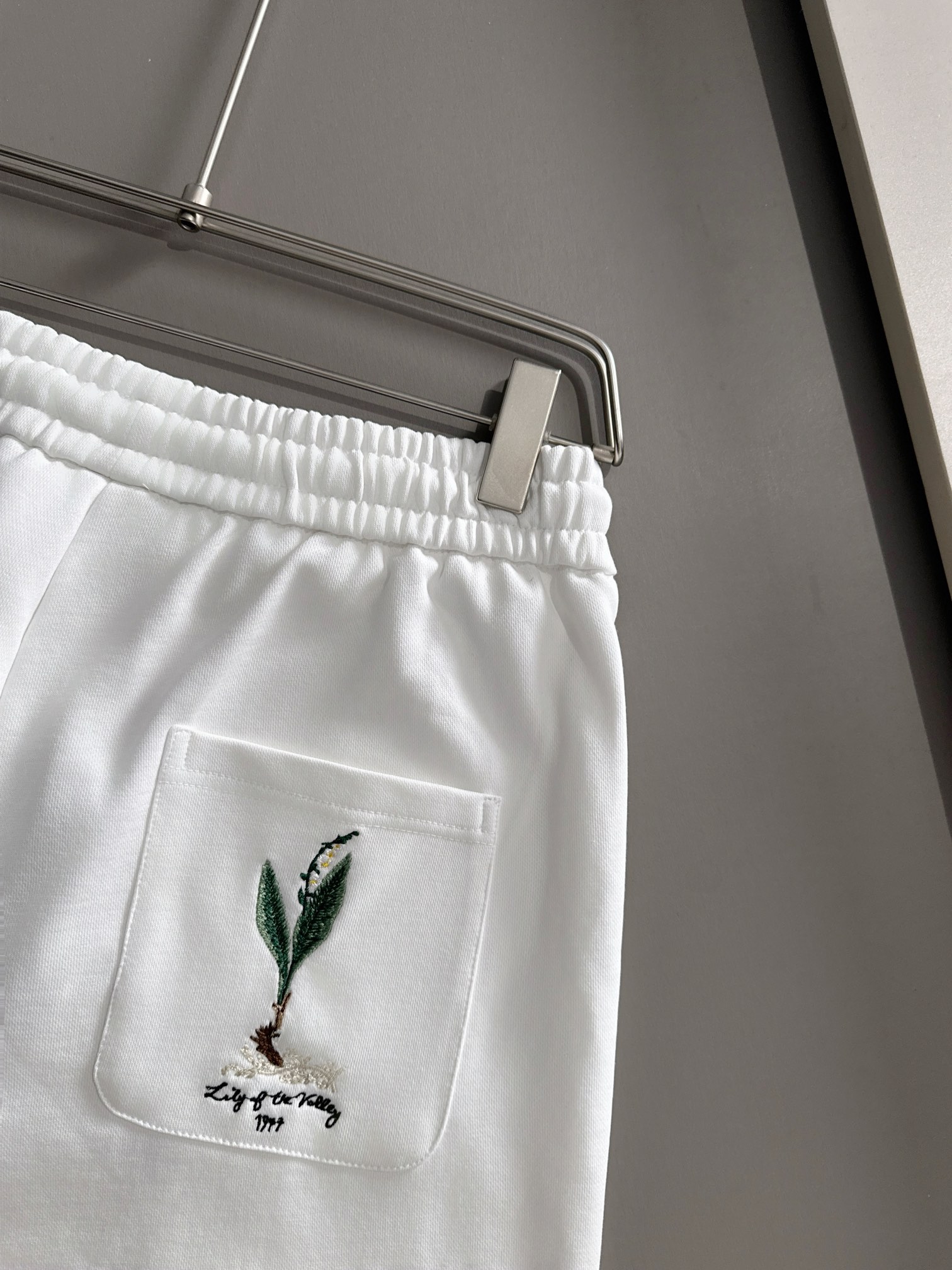 DIOR 迪奥 2026新款 轻奢主义 CD刺绣logo 后开袋绿叶刺绣 男女日常通勤 穿搭必备 休闲短