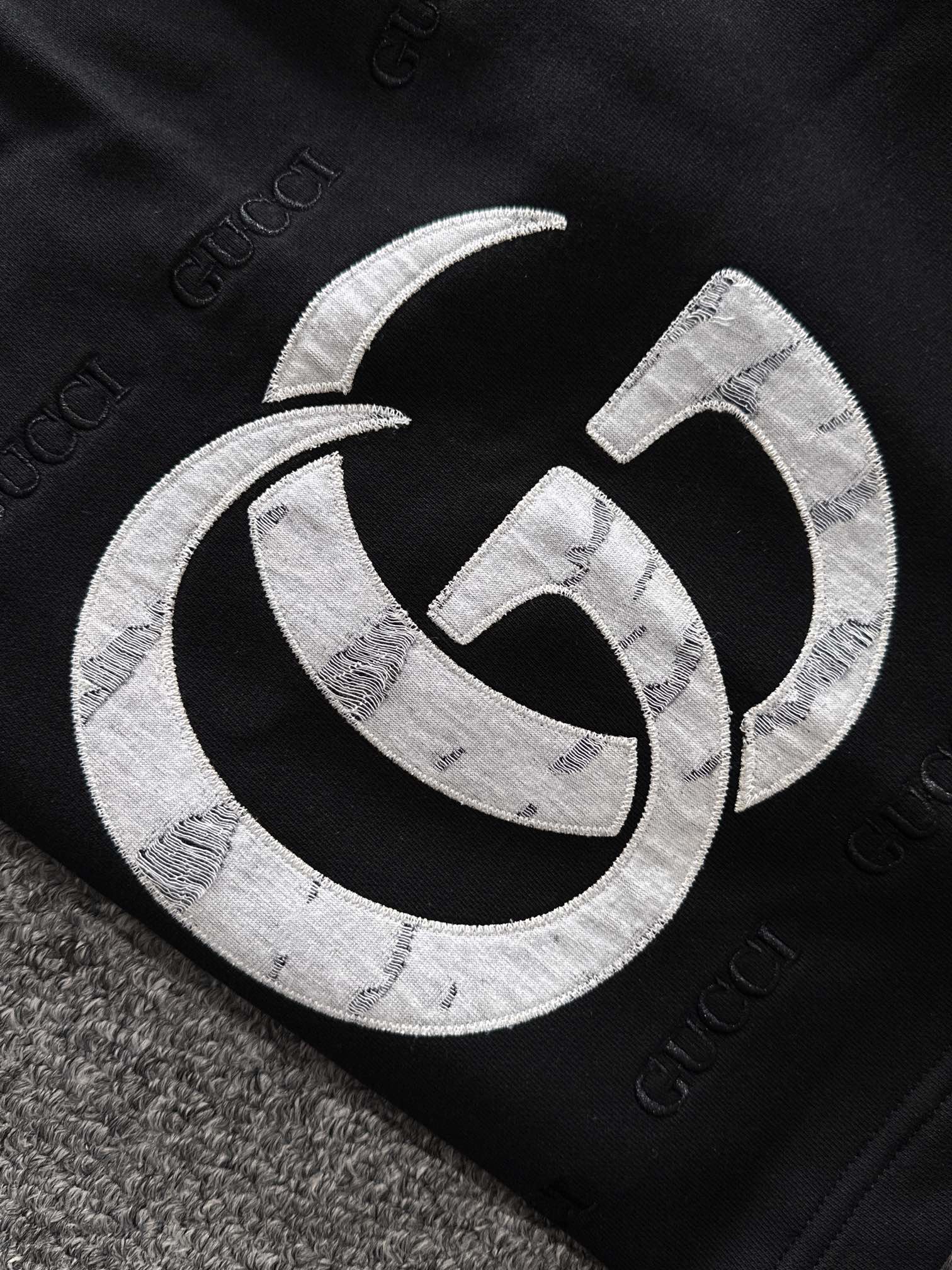 套装款！GUCCI 古驰 2025新款 轻奢主义 贴布破坏双G字母 精工刺绣logo 男女日常通勤穿搭