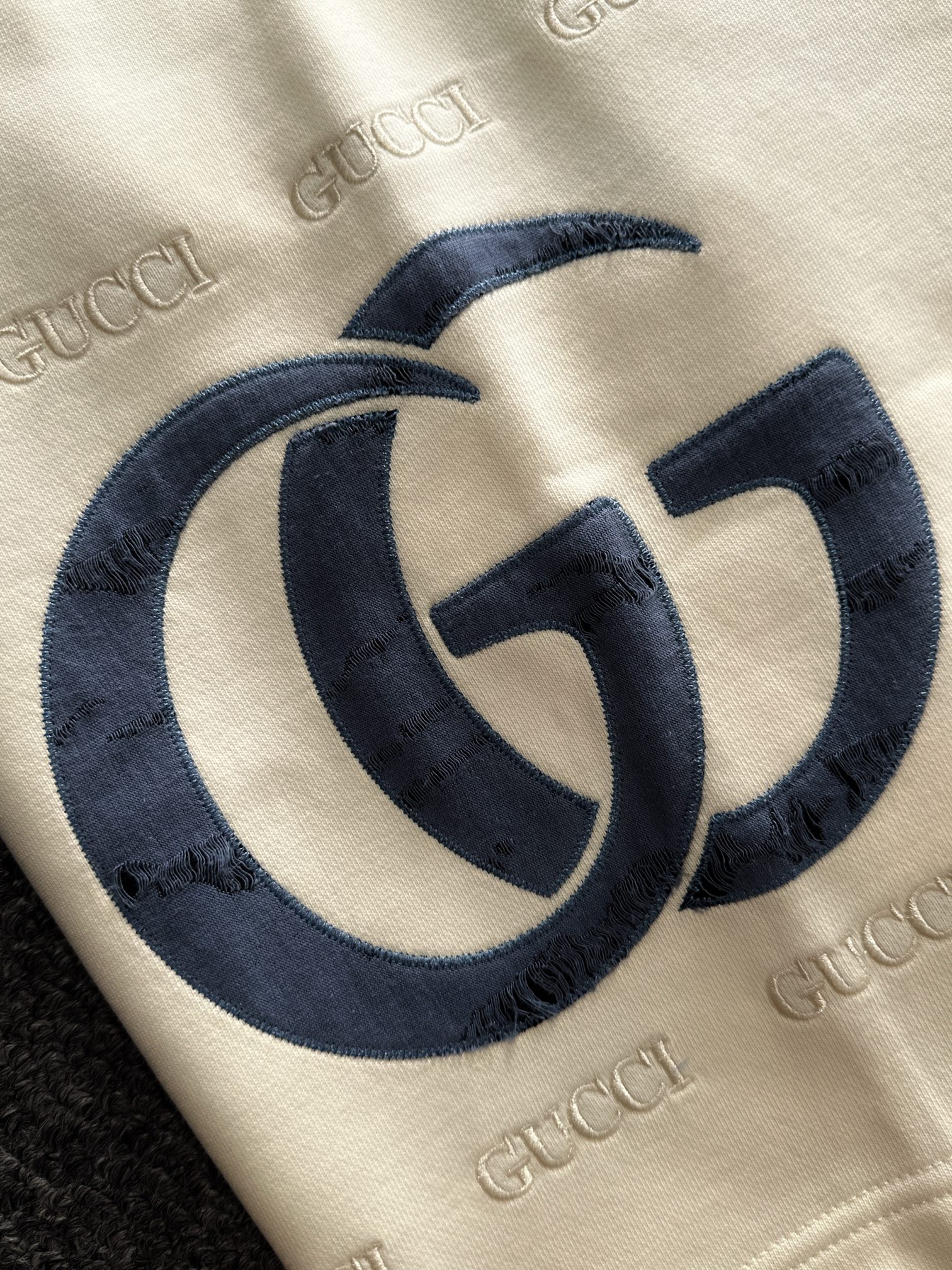  套装款！GUCCI 古驰 2025新款 轻奢主义 贴布破坏双G字母 精工刺绣logo 男女日常通勤穿搭