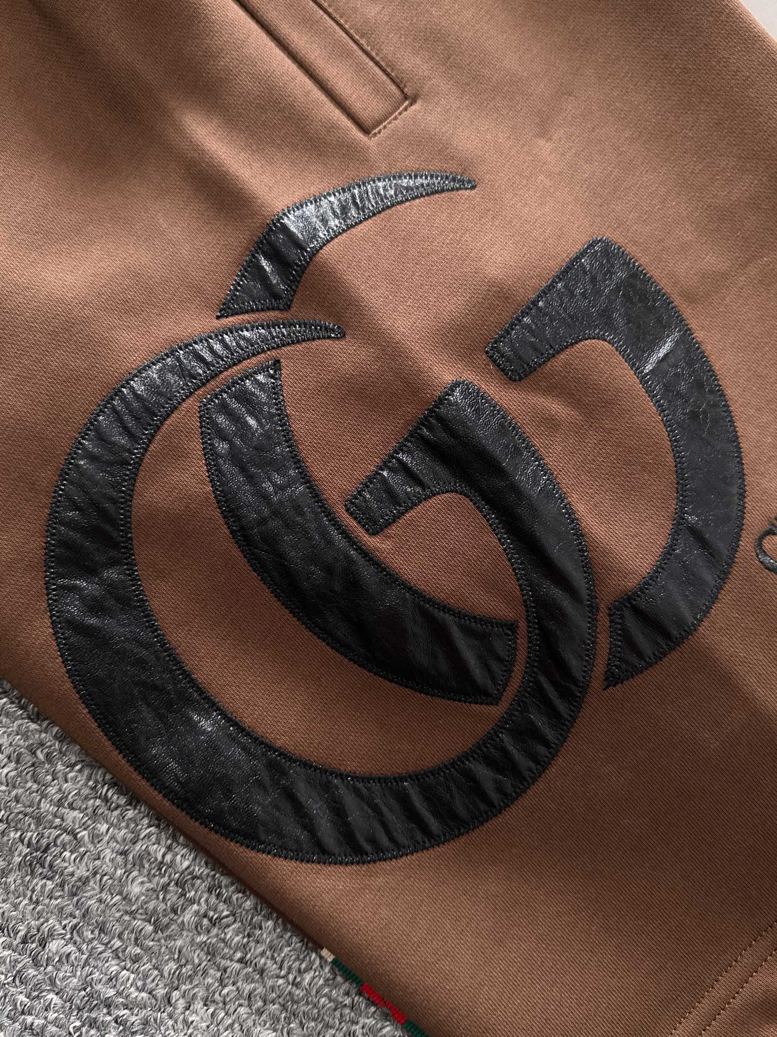  套装款！GUCCI 古驰 2025新款 轻奢主义 经典织带拼接 拼皮双G字母 刺绣logo 男女日常通