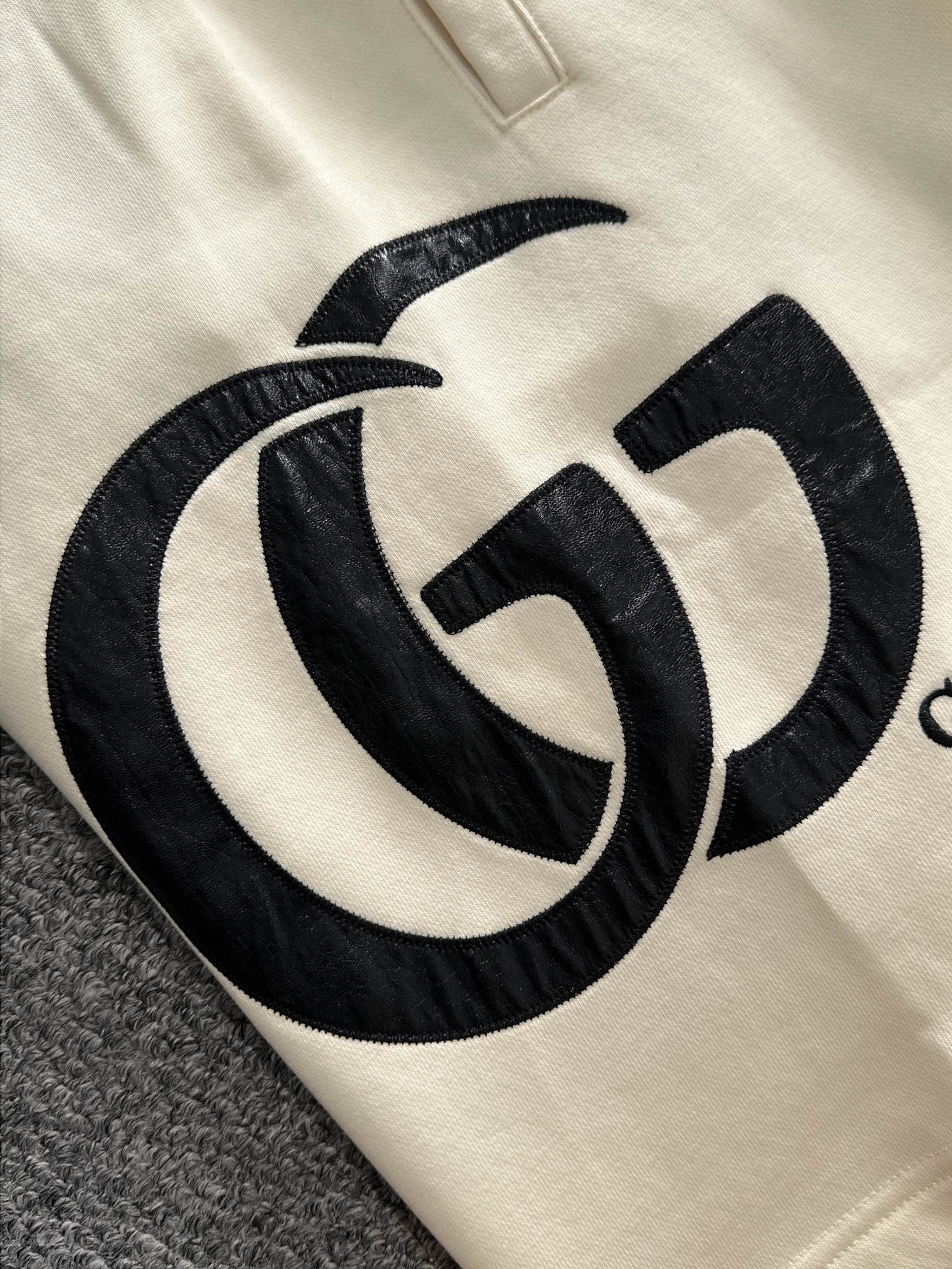  套装款！GUCCI 古驰 2025新款 轻奢主义 经典织带拼接 拼皮双G字母 刺绣logo 男女日常通