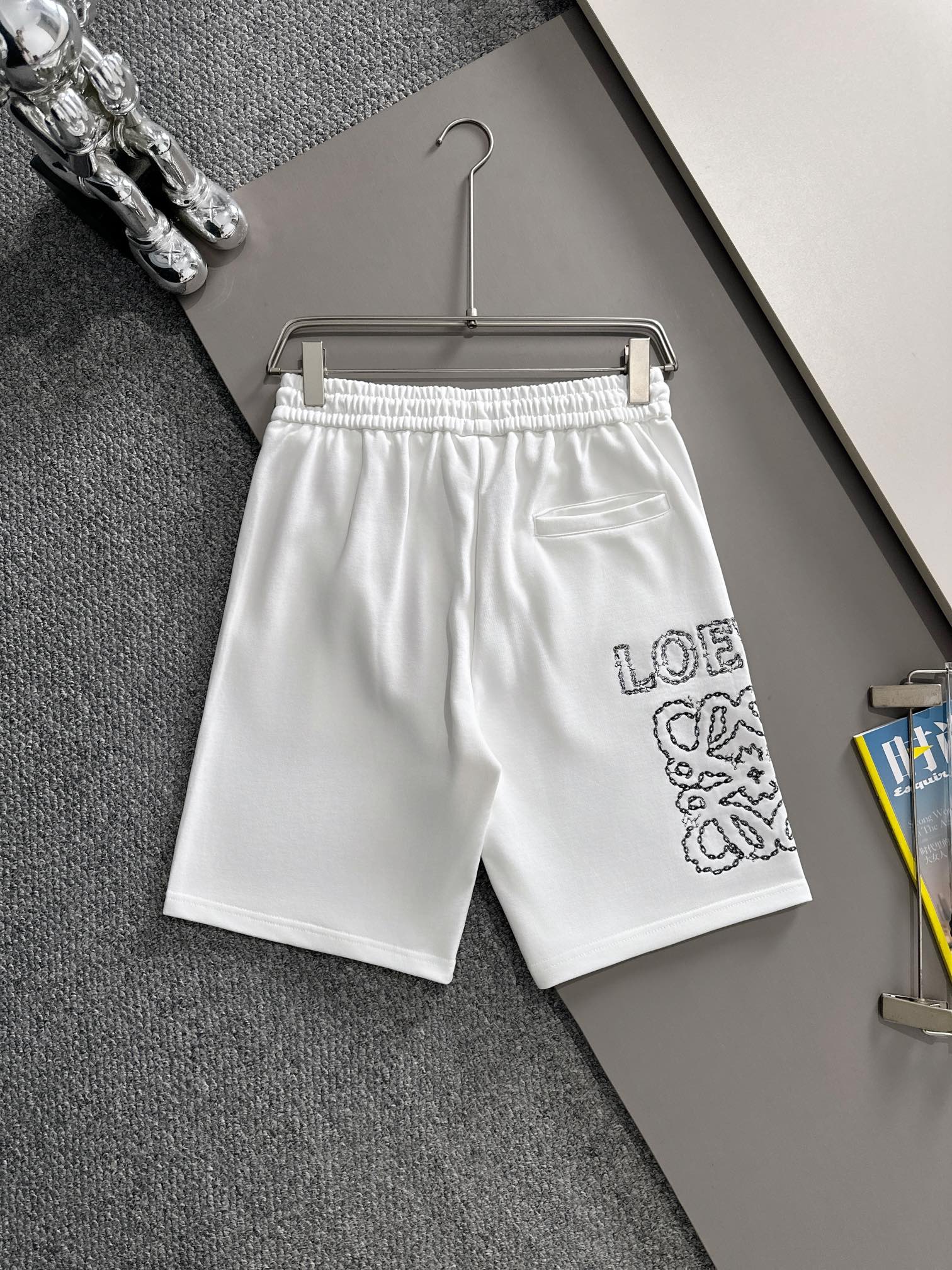  套装款！LOEWE 罗意威 2025新款 轻奢主义 锁链刺绣logo 男女日常通勤穿搭必备 休闲短裤
