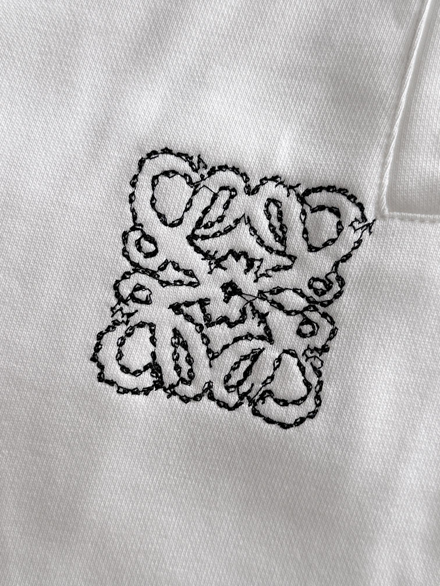  套装款！LOEWE 罗意威 2025新款 轻奢主义 锁链刺绣logo 男女日常通勤穿搭必备 休闲短裤
