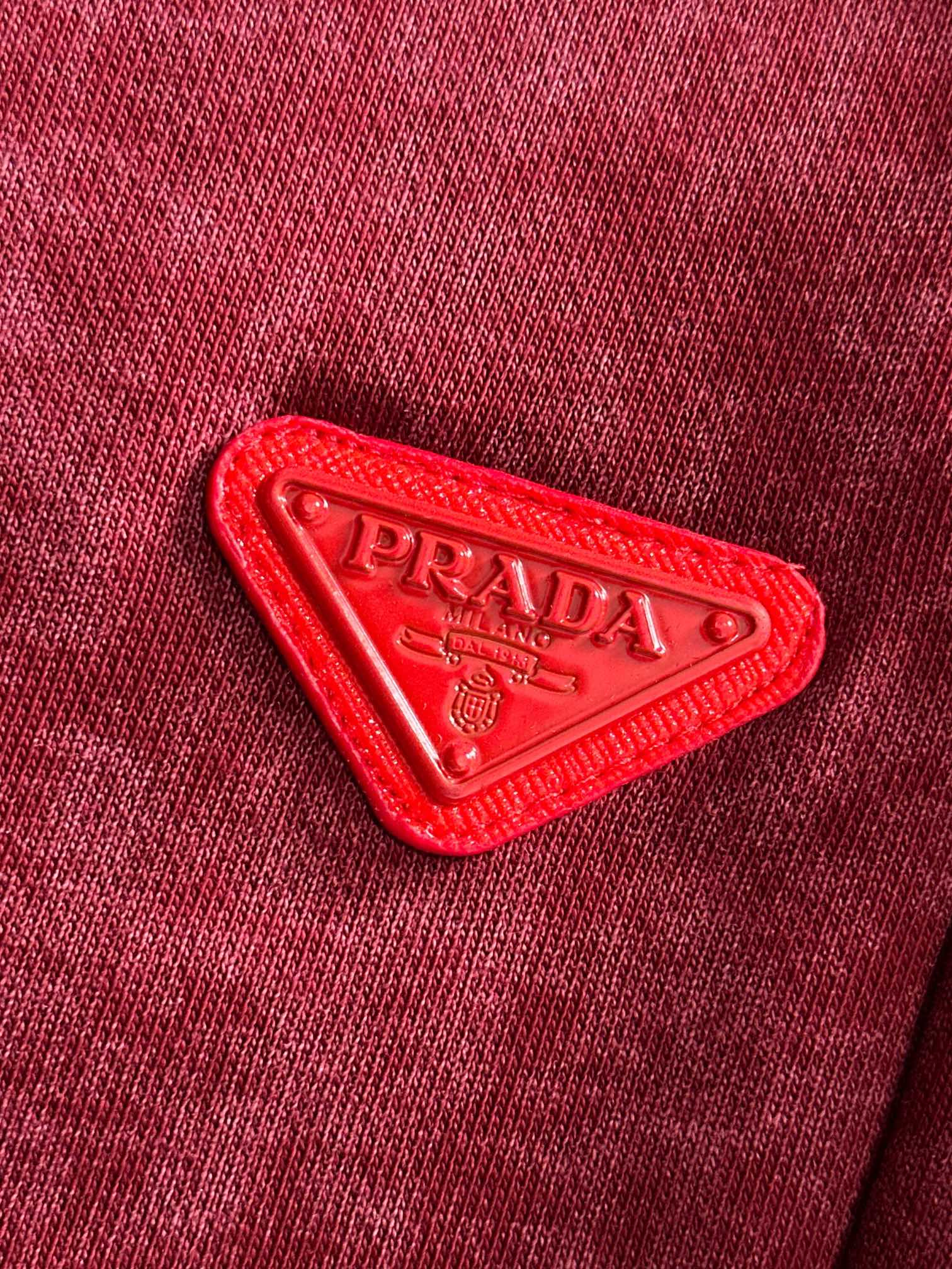  套装款！PRADA 普拉达 2025新款 轻奢主义 拼接暗纹 定制三角章logo 男女日常通勤穿搭必备