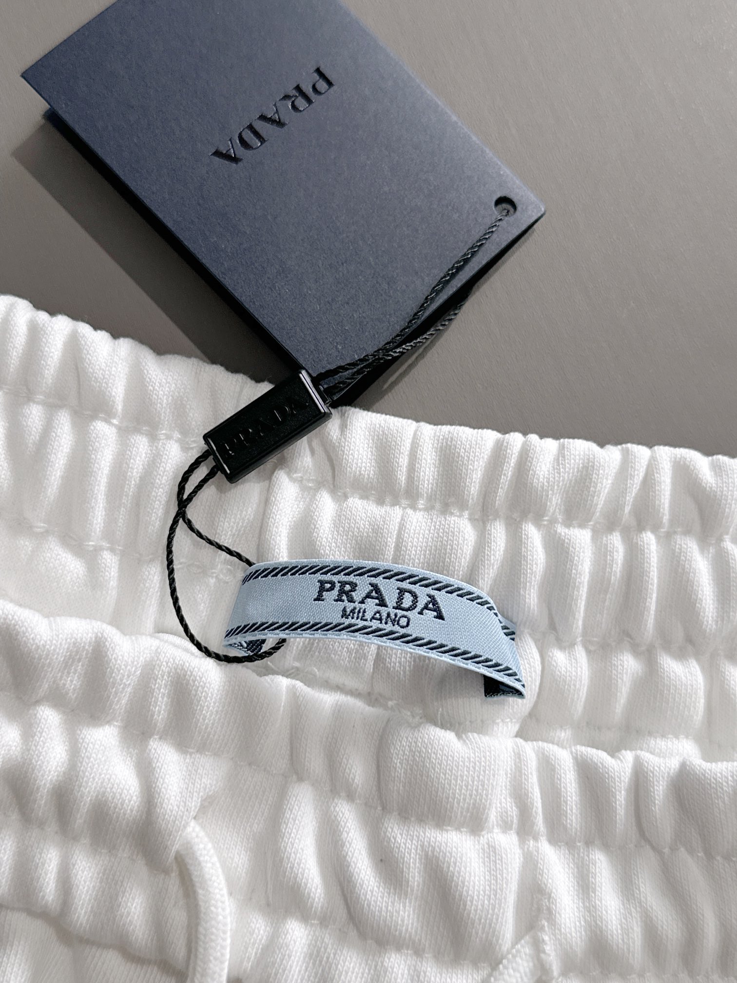  套装款！PRADA 普拉达 2025新款 轻奢主义 拼接暗纹 定制三角章logo 男女日常通勤穿搭必备