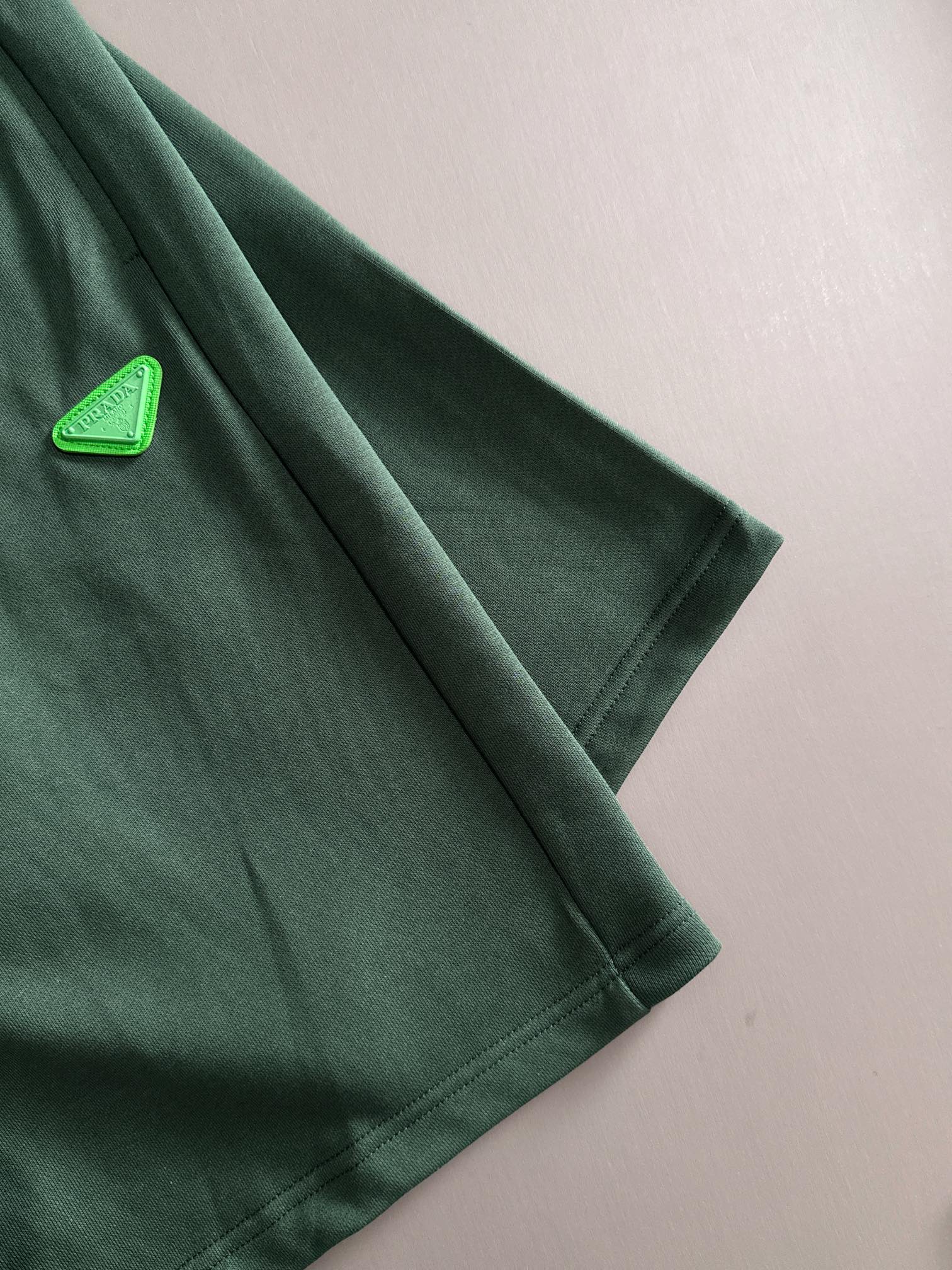 套装款！PRADA 普拉达 2025新款 轻奢主义 后梭织拼接拉链口袋 定制三角章logo 男女日常通
