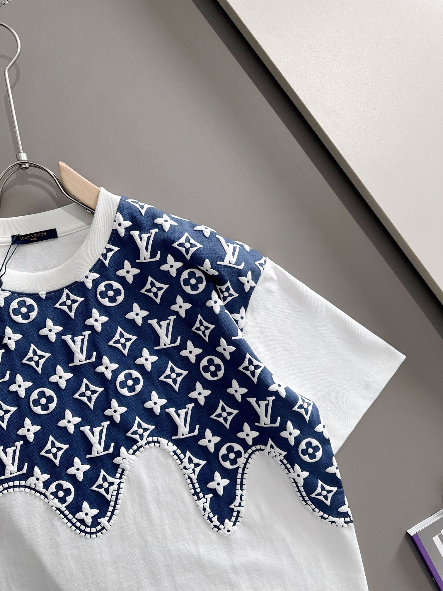 Louis Vuitton Louis Vuitton 路易威登 LV 驴家 2026新款 植绒发泡四叶草字母logo 短袖t恤
