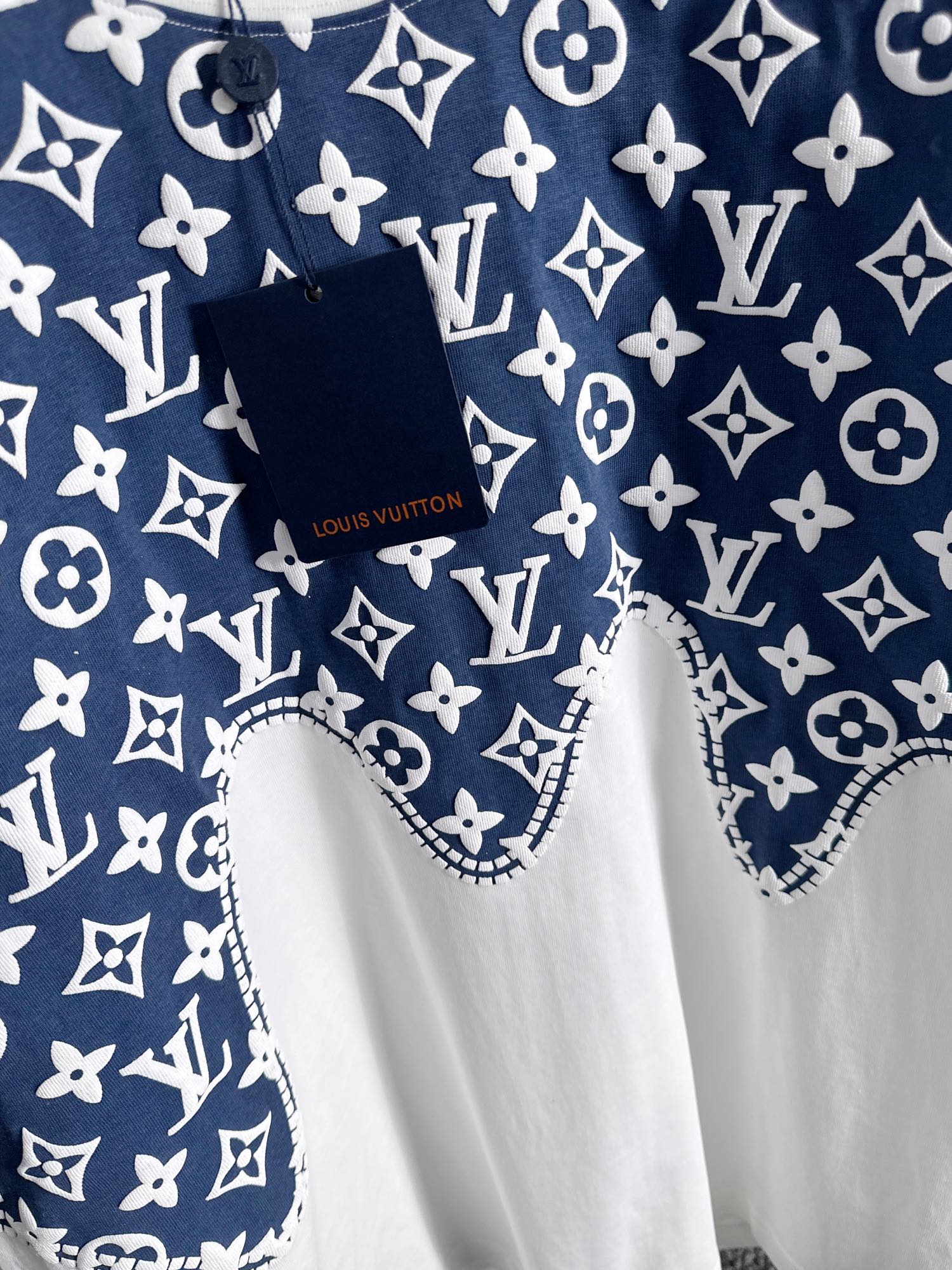 Louis Vuitton Louis Vuitton 路易威登 LV 驴家 2026新款 植绒发泡四叶草字母logo 短袖t恤
