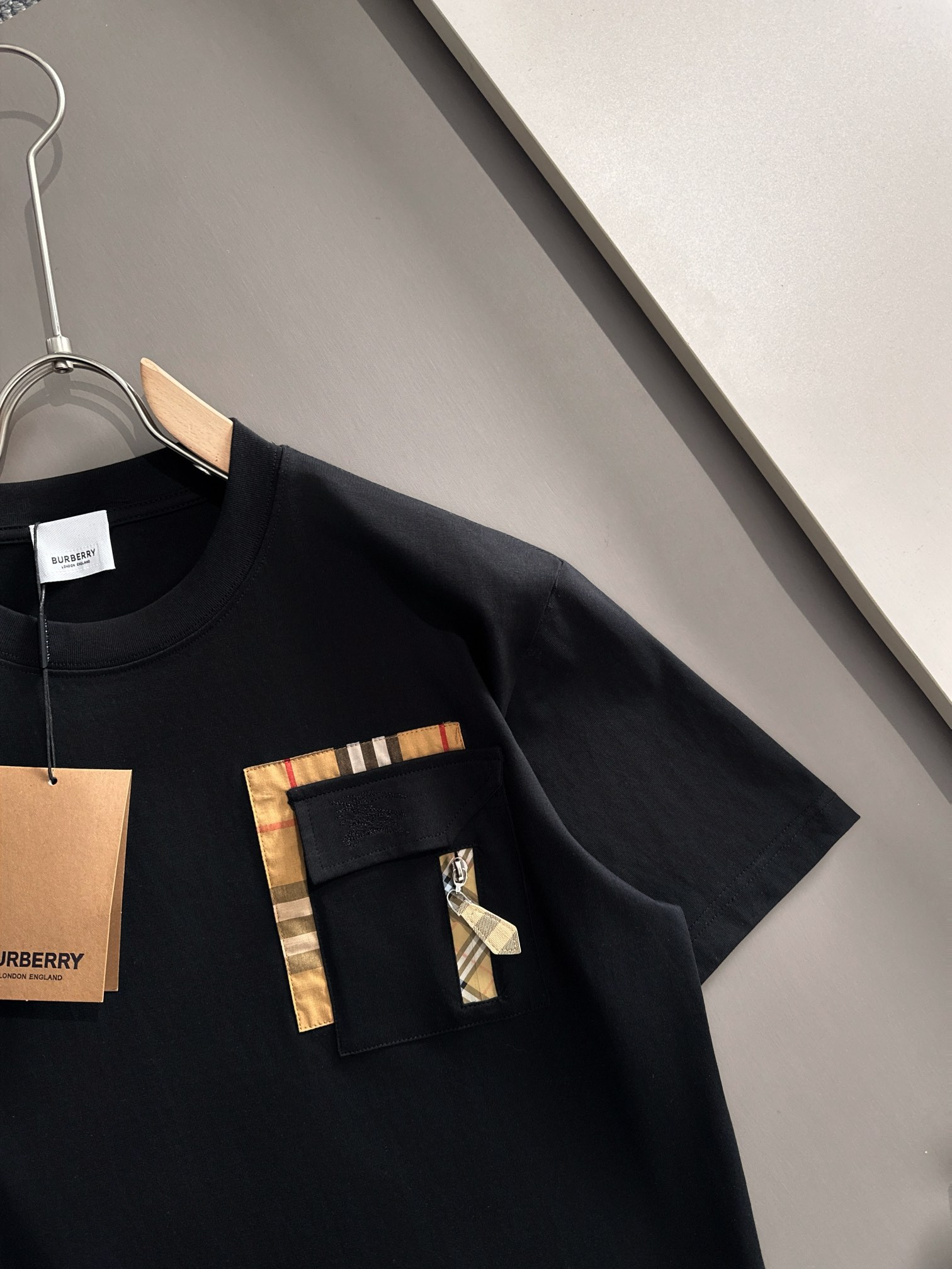 Burberry Burberry 巴宝莉 BBR 2026新款 双层贴布口袋 刺绣战马logo 短袖t恤