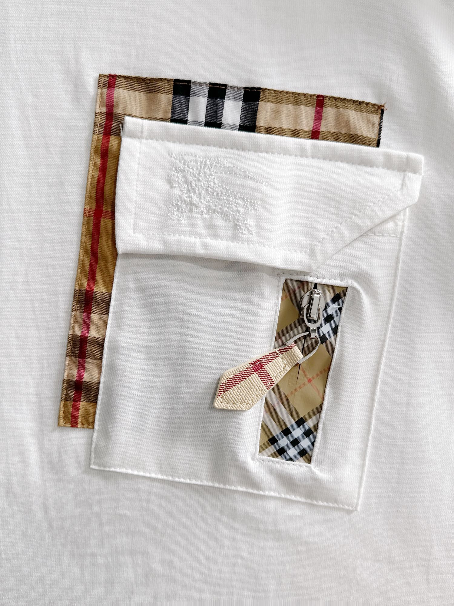 Burberry Burberry 巴宝莉 BBR 2026新款 双层贴布口袋 刺绣战马logo 短袖t恤