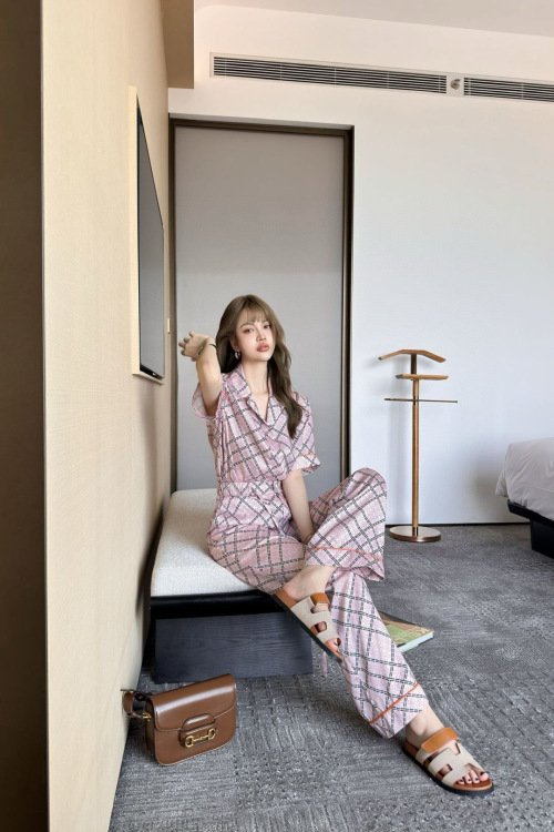 Elegant Plaid Print Pajama Set | Short Sleeve Shirt & Wide-Leg Pants 1 Elegant Plaid Print Pajama Set | Short Sleeve Shirt & Wide-Leg Pants