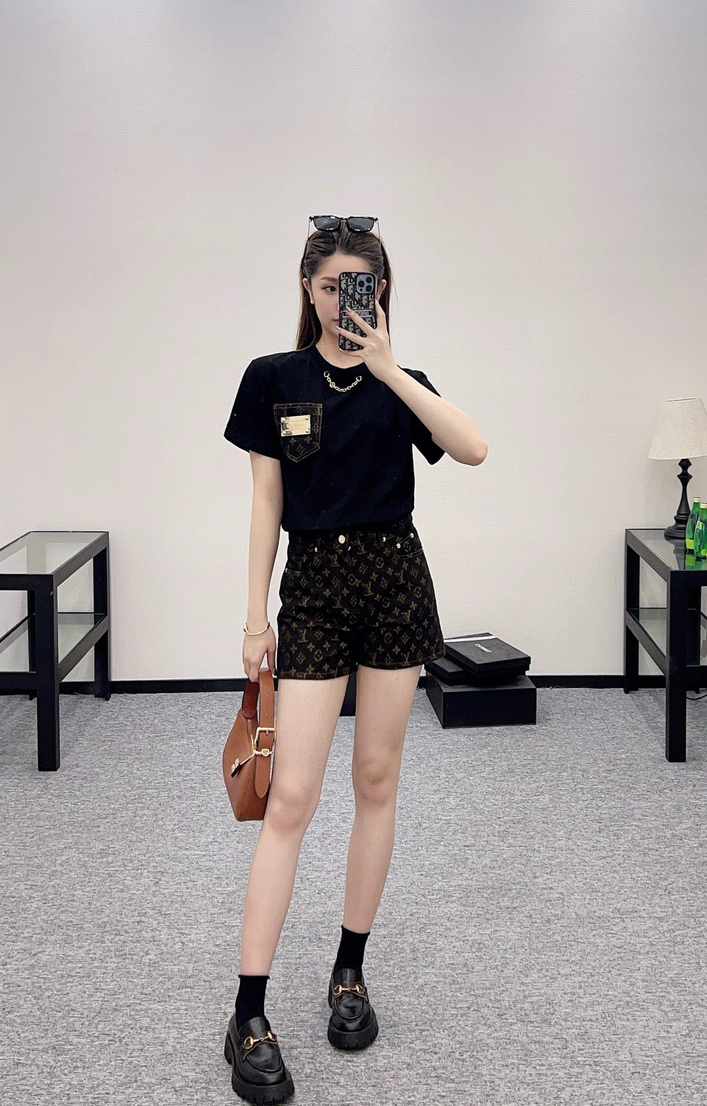 NO:418661,Model number D25052753 LOUIS*Doujia LV new set!  Classic chain logo metal accessories presbyterian pocket decoration round neck short-sleeved T-shirt top fashionable jacquard denim shorts!  (M size bust 96, sleeve length 20, clothing length 66; waist 68, pants length 33) hair,,louis vuitton,louis vuitton,louis vuitton,louis vuitton,louis vuitton,shorts,t-shirt,tees,t-shirt,alexander wang19860909款号D25052753 LOUIS*驴家LV新款套装！经典链条logo金属配件老花口袋装饰圆领短袖t恤上衣时尚提花牛仔短裤！（M码胸围96,袖长20,衣长66；腰围68,裤长33）发,,louis vuitton,louis vuitton,louis vuitton,louis vuitton,shorts,T-shirt,tees，t-shirt,alexander wang,Women's clothing