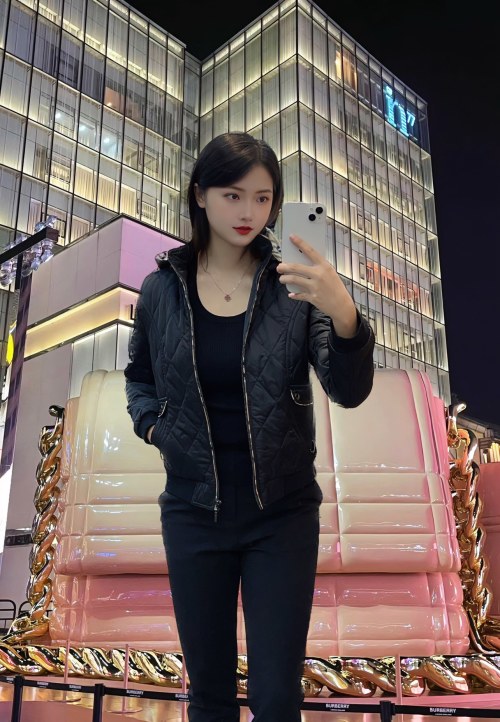 Stylish Women's Quilted Bomber Jacket, Short British Style, Autumn/Winter 1 Stylish Women's Quilted Bomber Jacket, Short British Style, Autumn/Winter