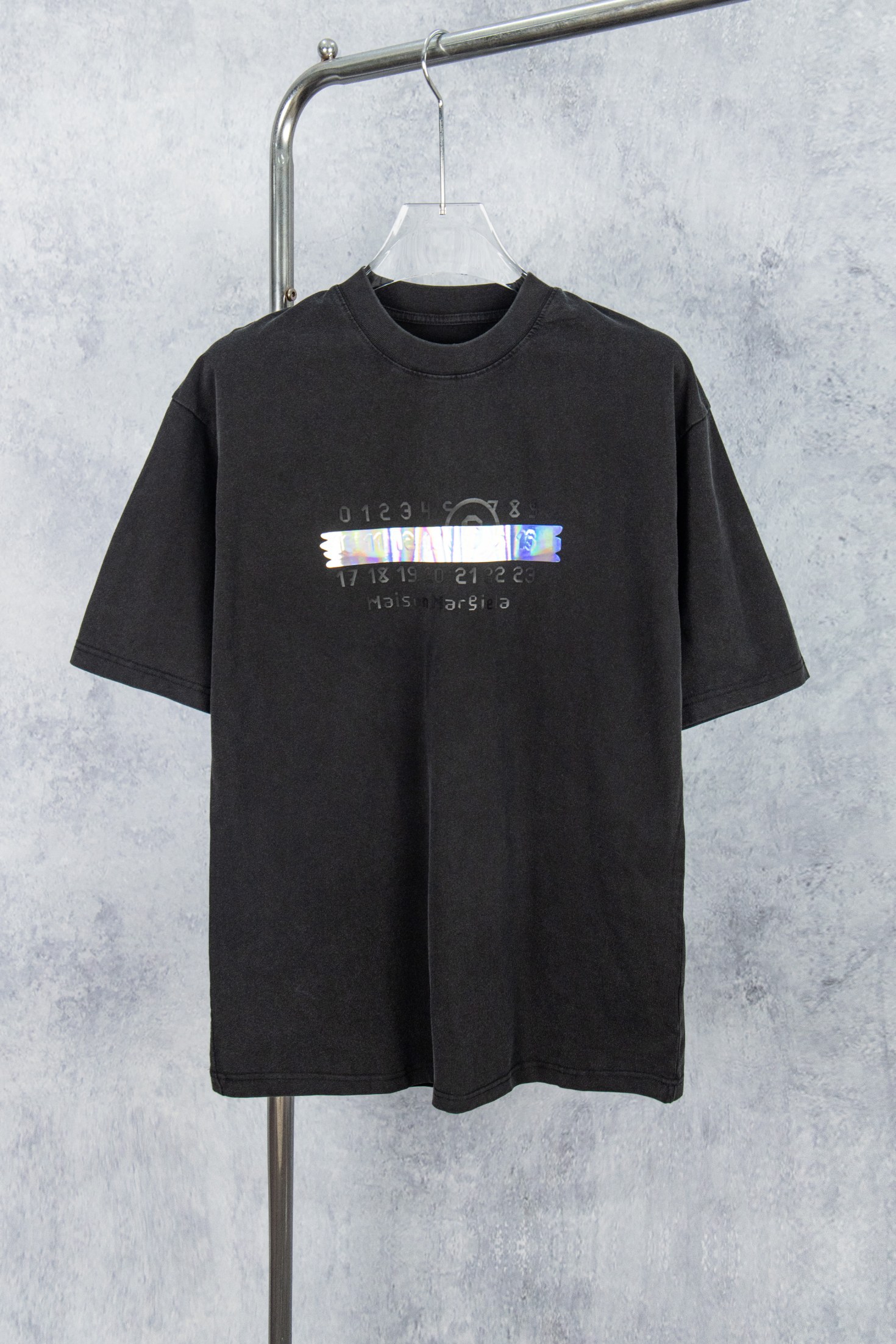 Número de modelo: M010# 💥Maison Martin Margiela 25ss Camiseta de manga corta con cinta plateada por transferencia térm…