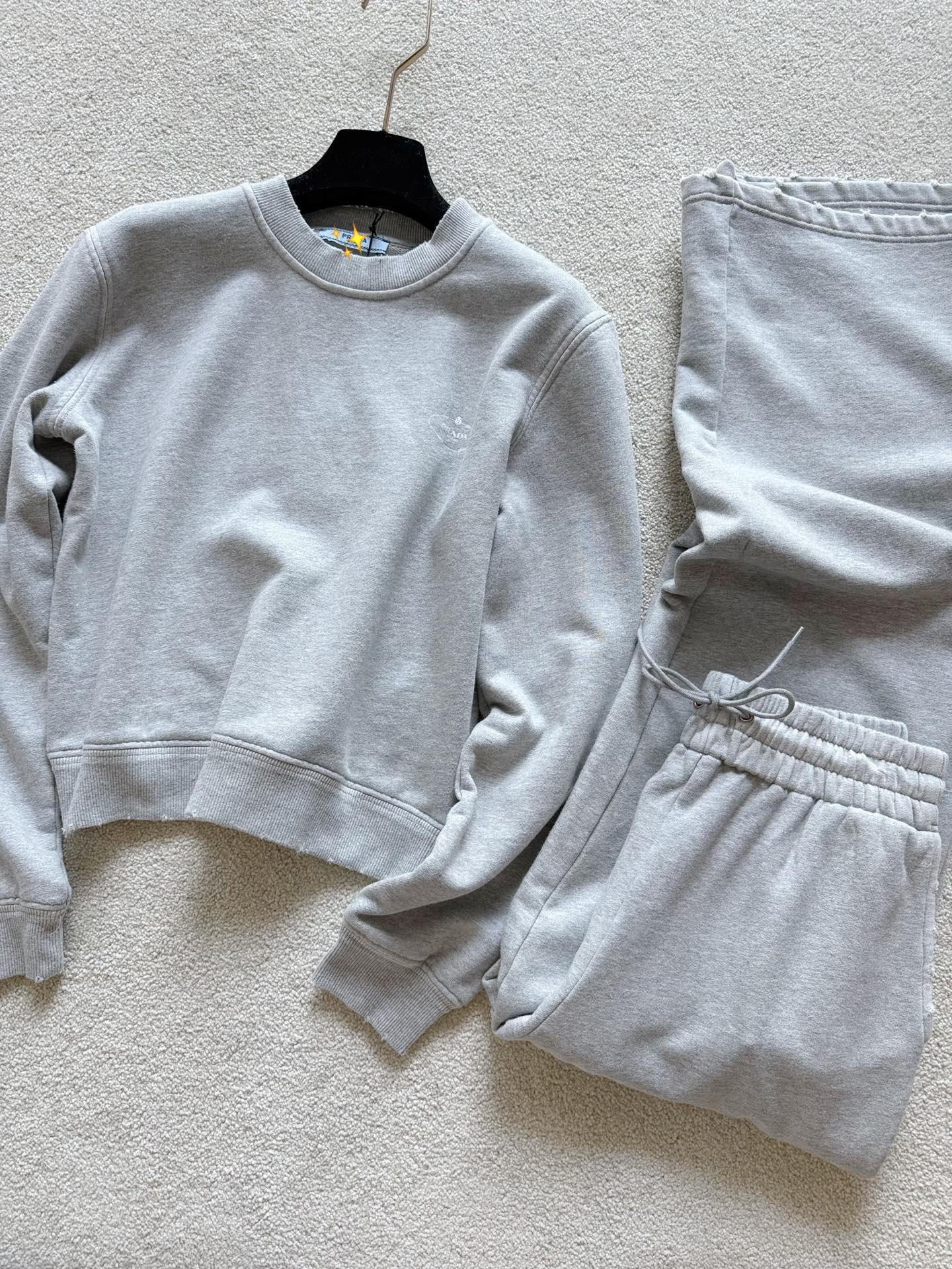 NO:535756,Real photos of matching casual pants. Even the common coil fabric can be seen from the density and feel of the island. It is completely different from the market version. It can withstand your repeated wear and washes without deformation or distortion, alexander wang19860909配套休闲裤实拍图 即使是常见的线圈面料 也可以看岛我家的密度和手感 是完全区别市面版本的. 经得起你们多次穿洗不变形不走样,,alexander wang,Women's clothing