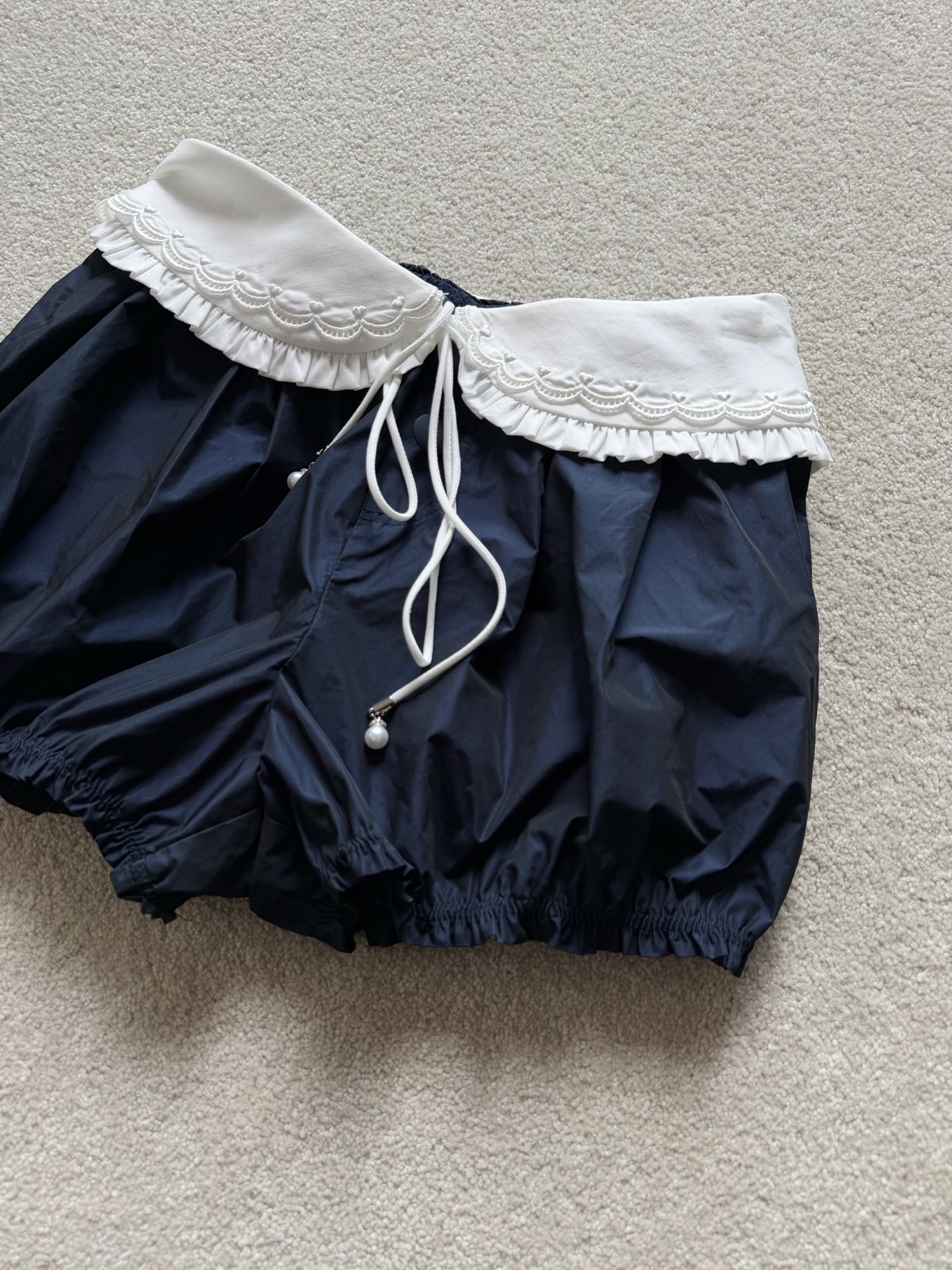 NO:549841,Continue to release exquisite casual style LFM sports ballet style flower bud shorts are here ~~ Customized deep blue nylon fabric, which feels smooth and skin-friendly, and will not be stiff. The inner custom-made mesh lining of the same color absorbs moisture and sweats. It is more comfortable than the previous nylon trousers. Deliverable lace belt. It is also very ok to match other pants. Details are just right. Sweet girls must collect, shorts, alexander wang19860909继续发布精致休闲风LFM运动芭蕾风同系列花苞短裤来啦 ~~定制深藏蓝尼龙面料 手感丝滑亲肤,不会生硬 内里定制同色系网眼内衬吸湿排汗 比以往的尼龙裤都更舒适.配送可拆卸蕾丝花边腰带 搭配别的裤子也很ok细节处理的恰到好处 甜妹必收,,shorts,alexander wang,Women's clothing