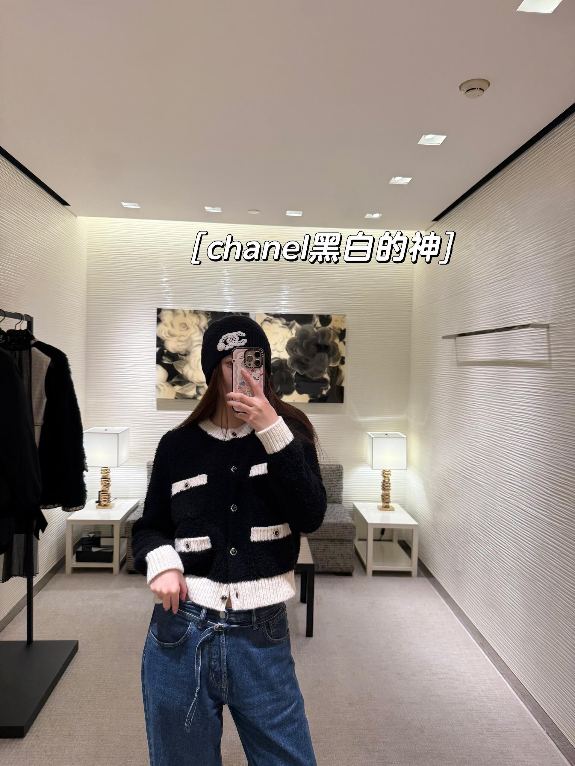 NO:560835,The classic black and white cardigan will never go out of style after being in your closet for ten years, alexander wang19860909衣橱里躺十年也不会过时 经典黑白开衫,,alexander wang,Women's clothing