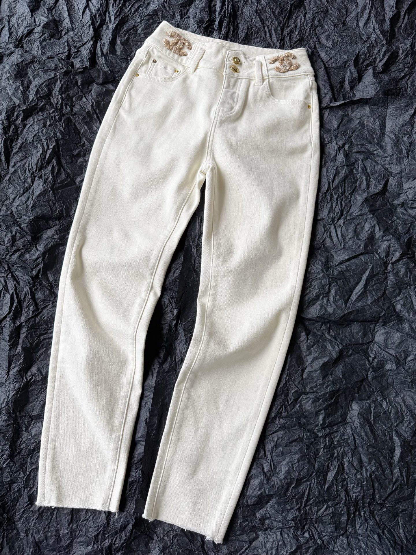 NO:685383,Cream white, detailed real photos, the fleece bottom is warm and slimming, completely refreshing the previous understanding of small-leg pants,,19860909奶油白·细节实拍图 底抓绒保暖又显瘦 完全刷新了以往对小脚裤的认知,,,Women's clothing