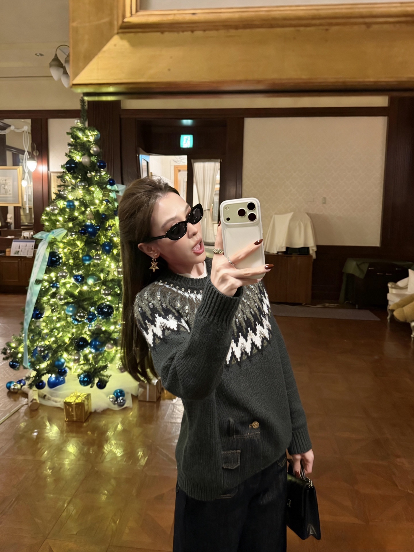 NO:696992,In terms of atmosphere, sweaters are the most beautiful, sweaters,19860909论氛围感 还是毛衣最好看,,sweaters,,Women's clothing