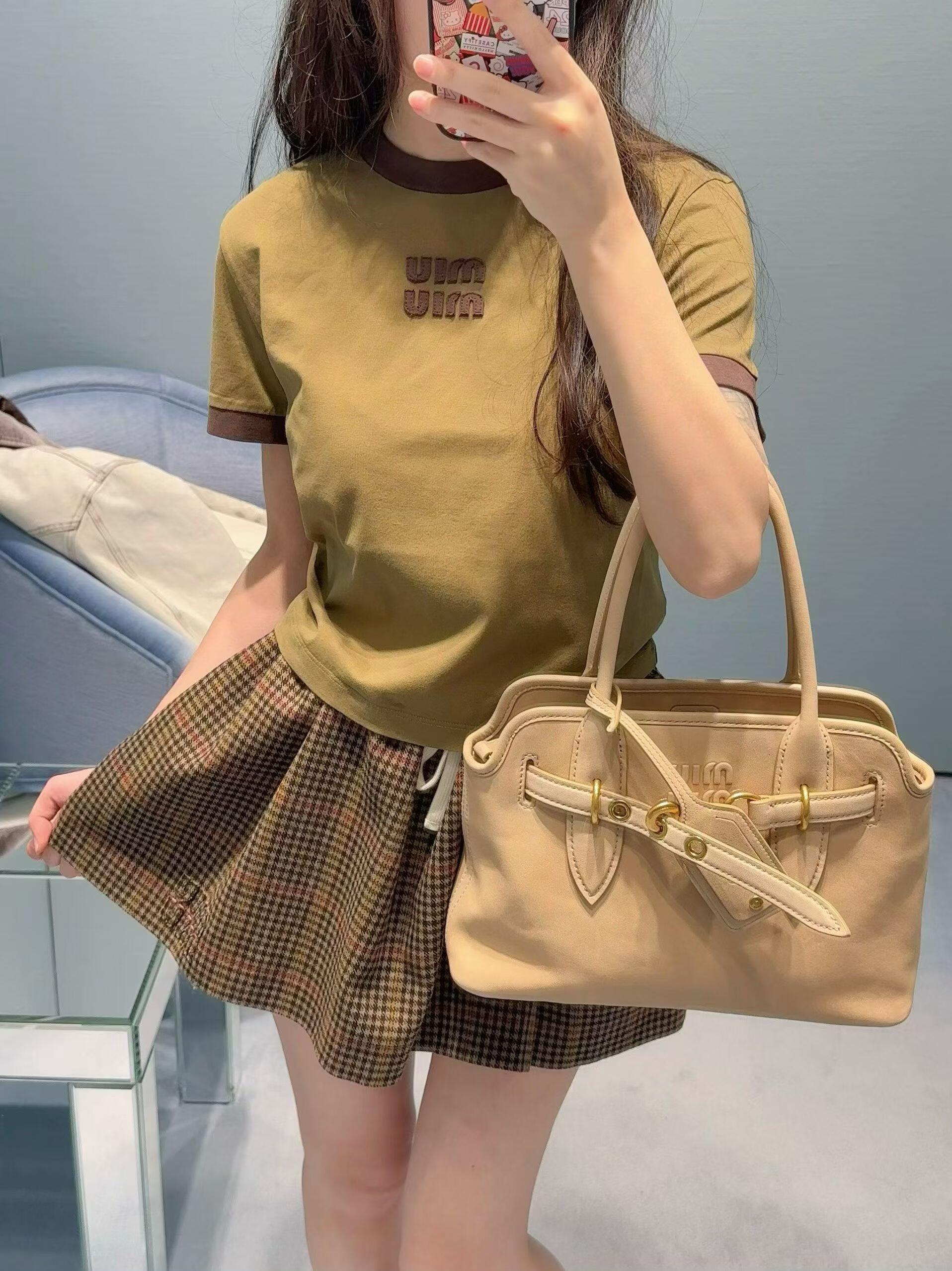 NO:712922,The style is very new and there are few pictures of the upper body,19860909款式很新 上身图还很少,,,Women's clothing