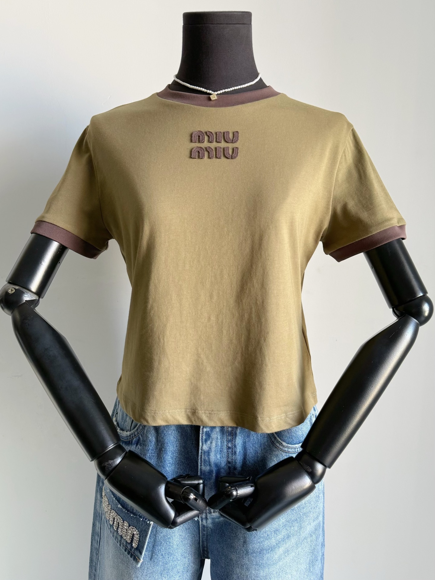 NO:712921,Pickle green·Detailed real photos. Very classic H-shaped short design. The beautified proportions are so easy to wear ~~ Suitable for going out in summer. Paired with shorts/jeans/all kinds of skirts, it will make people fall in love at first sight and cannot help themselves. Skirts, shorts, jeans,19860909咸菜绿·细节实拍图 很经典的H型短款设计 美化比例好穿到无法 ~~ 适合夏天出街 搭配短裤/牛仔裤/各类半裙 都让人一眼爱上无法自拔,,skirts,shorts,jeans,,Women's clothing