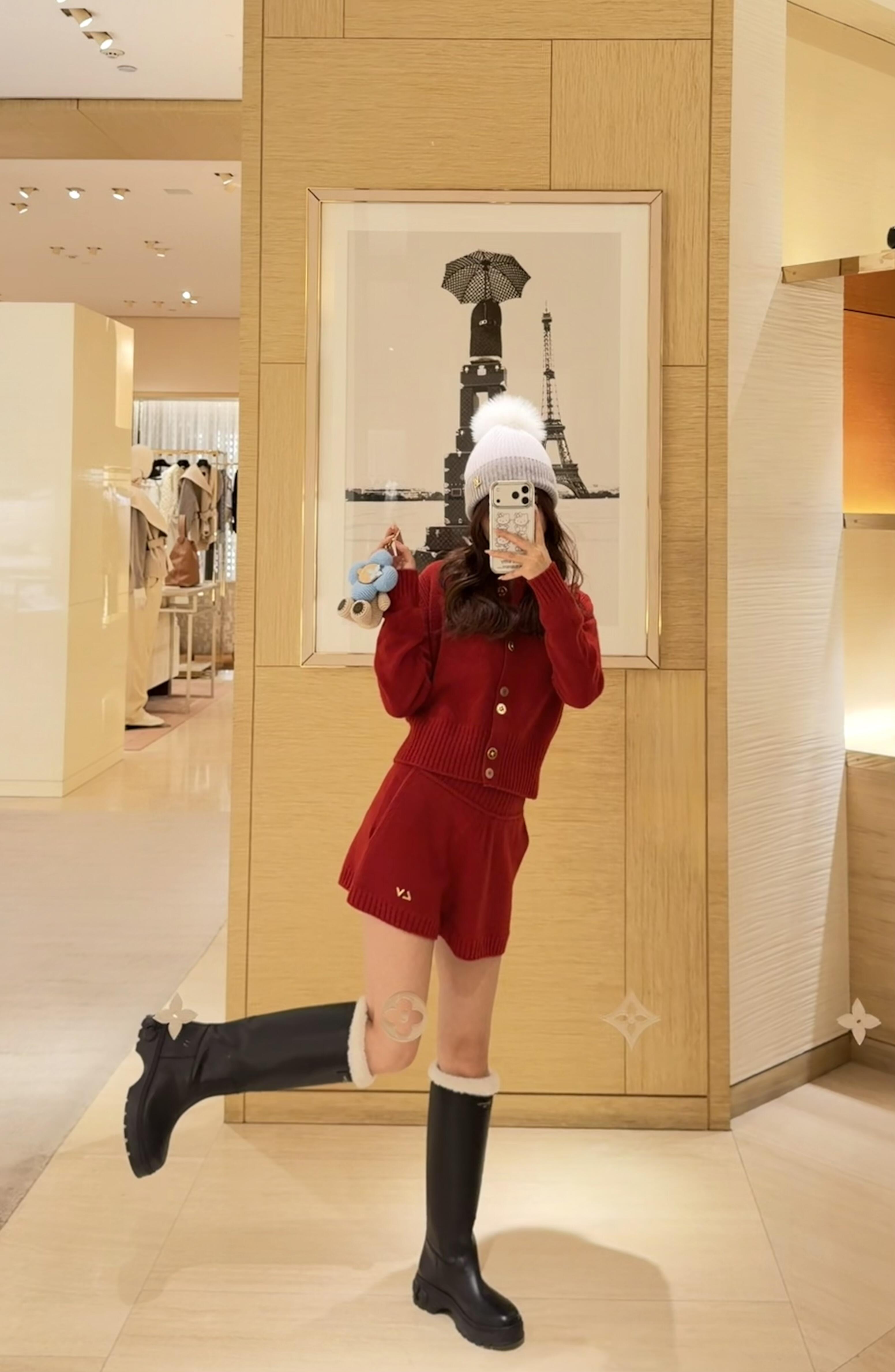 NO:734671,End of the year scarce red knitted shorts matching guide,,shorts,19860909年底稀缺红色针织短裤 搭配指南,,shorts,,Women's clothing