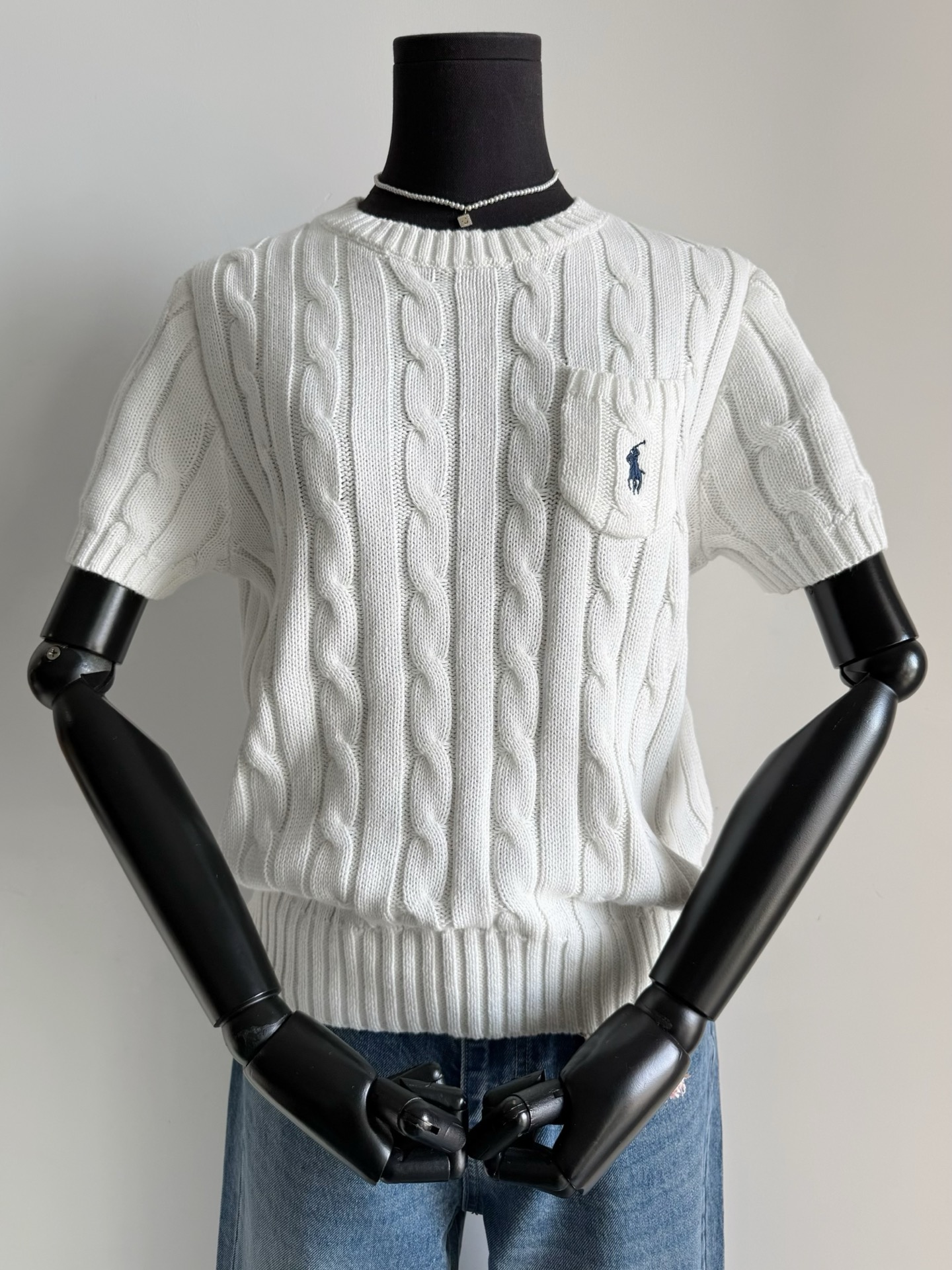 NO:735614,The end of practical wear is Raff ~~ Free to go in and out of various occasions, not clichéd. It not only meets the needs of daily wear, but also shows good personal aesthetics. Update this knitted short-sleeved piece that can be worn for a lifetime. Customized with the same soft and comfortable pure cotton wool, it feels excellent and does not tie at all when worn next to the body. Imported machine high-density knitted button craftsmanship is full of layers and has excellent visual effects. There are too many different versions on the market. Pay attention to the differences.  A cost-effective item that can be worn in spring, summer and autumn, T-shirt,19860909实穿主义的尽头是拉夫 ~~ 自由出入各种场合,不落俗套 不仅满足日常穿搭需求 也能彰显个人好审美 更新这件可以穿一辈子的针织短袖. 定制1模1样柔软舒适纯棉毛料 手感极佳,贴身穿完全不扎 进口机器高密针织纽花工艺 富有层次感,视觉效果极佳 市面参差不齐的版本太多了注意区别 春夏秋都能穿到的性价比单品,,T-shirt,,Women's clothing