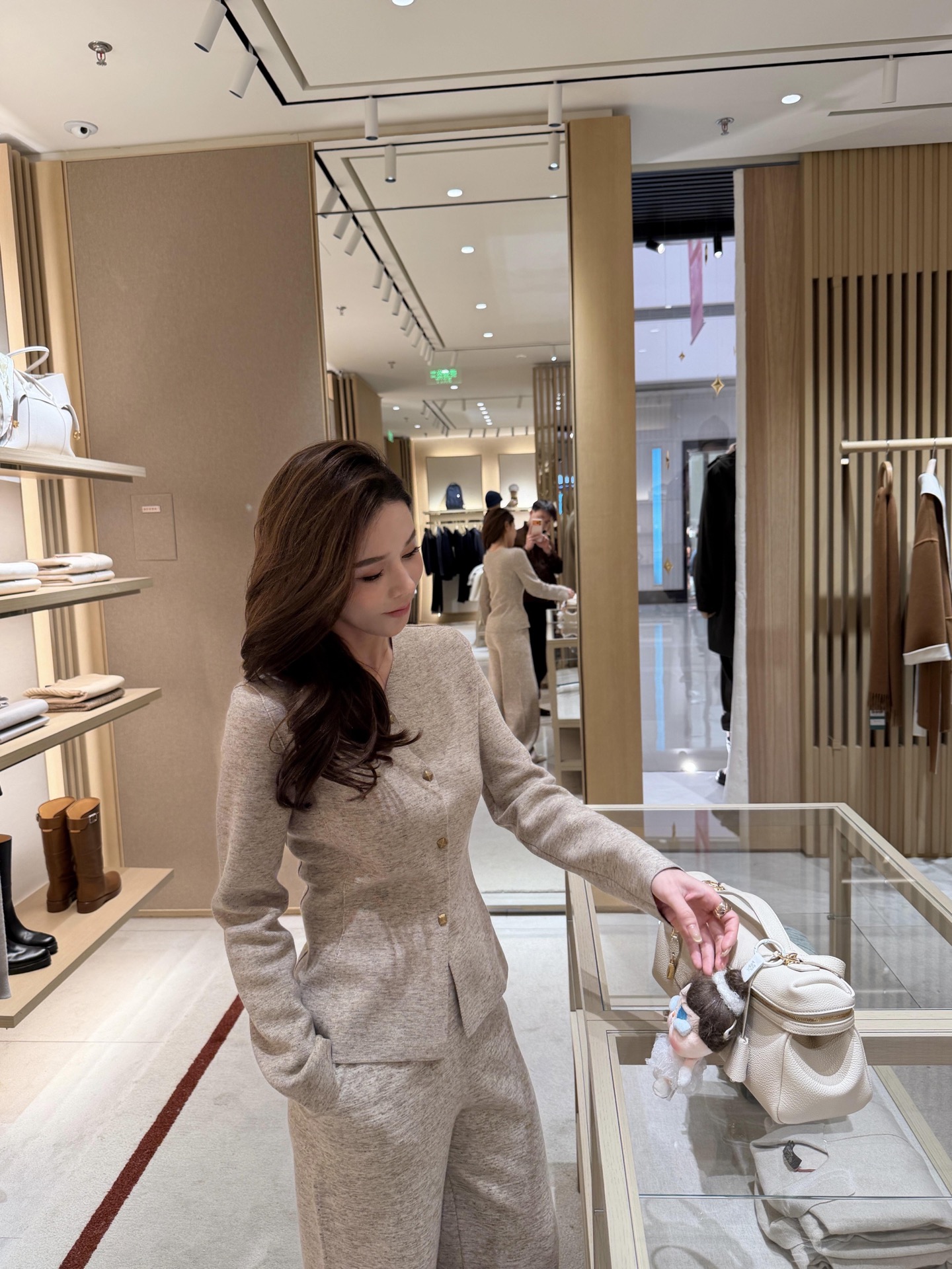 NO:753712,A set of senior old money is more recommended,,19860909资深老钱 一套更推荐,,,Women's clothing