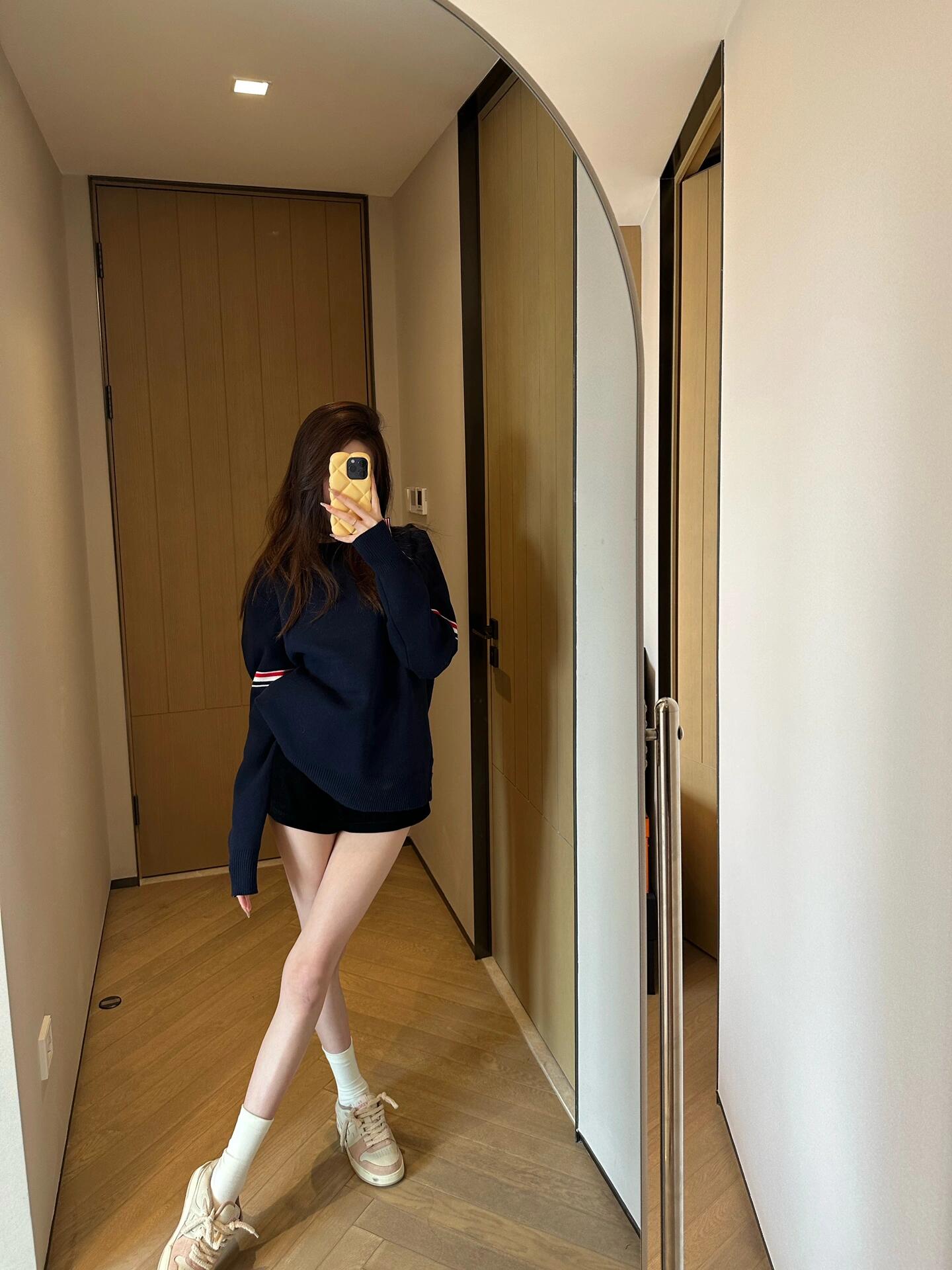 NO:793300,The kind that I love to wear every day and can be done in five minutes.19860909日常最爱穿的那种 五分钟就搞定,,,Women's clothing