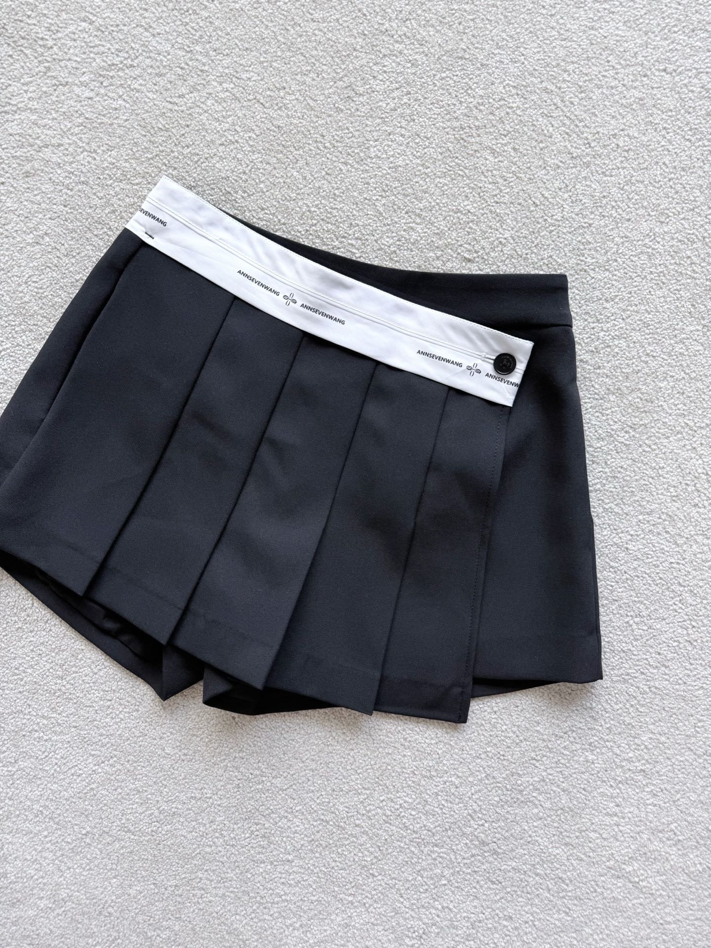 NO:799248,Black·Details Actual Photos. The front is a pleated skirt, but it is actually a pair of slim shorts. It meets the needs of dressing and is more convenient and practical to put on and take off every day ~~,,skirts,shorts,19860909黑色·细节实拍图 正面是条百褶裙 实则是一条显瘦的短裤. 满足穿搭需求 日常穿脱还更加方便实用 ~~,,skirts,shorts,,Women's clothing