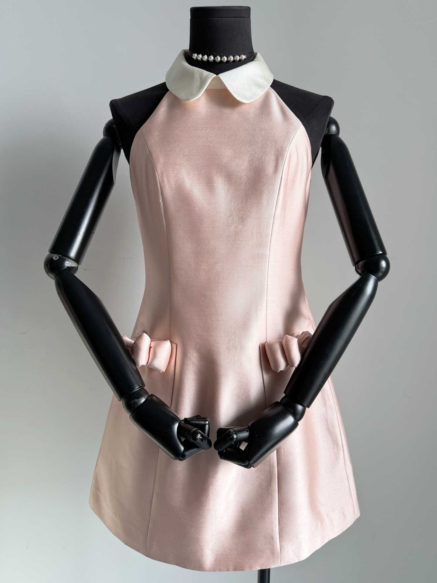 NO:808909,Pink·Details Actual Photos For all my dresses, I recommend that you wear them first so you can feel the importance of tailoring. This pink tone is just right, it makes you look whiter and makes you look more elegant, and it’s not cheap at all. Zhuoya has really good control over this aspect ~~,,skirts,19860909粉色·细节实拍图 我家连衣裙都推荐你们先上身 才感受得到剪裁的重要性. 这个粉色调刚刚好 显白抬气质,完全不会廉价 卓ya这方面把控真的好 ~~,,skirts,,Women's clothing