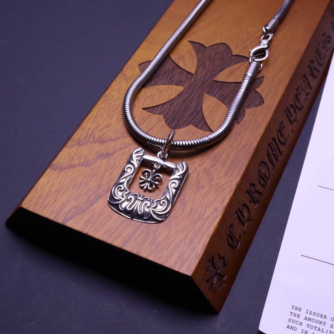 𝐂𝐡𝐫𝐨𝐦𝐞 𝐡𝐞𝐚𝐫𝐭𝐬 克罗心✝️项链，帅爆了最新款克罗心项链 ⚜️造型不同的花纹设计风格 呈现出与