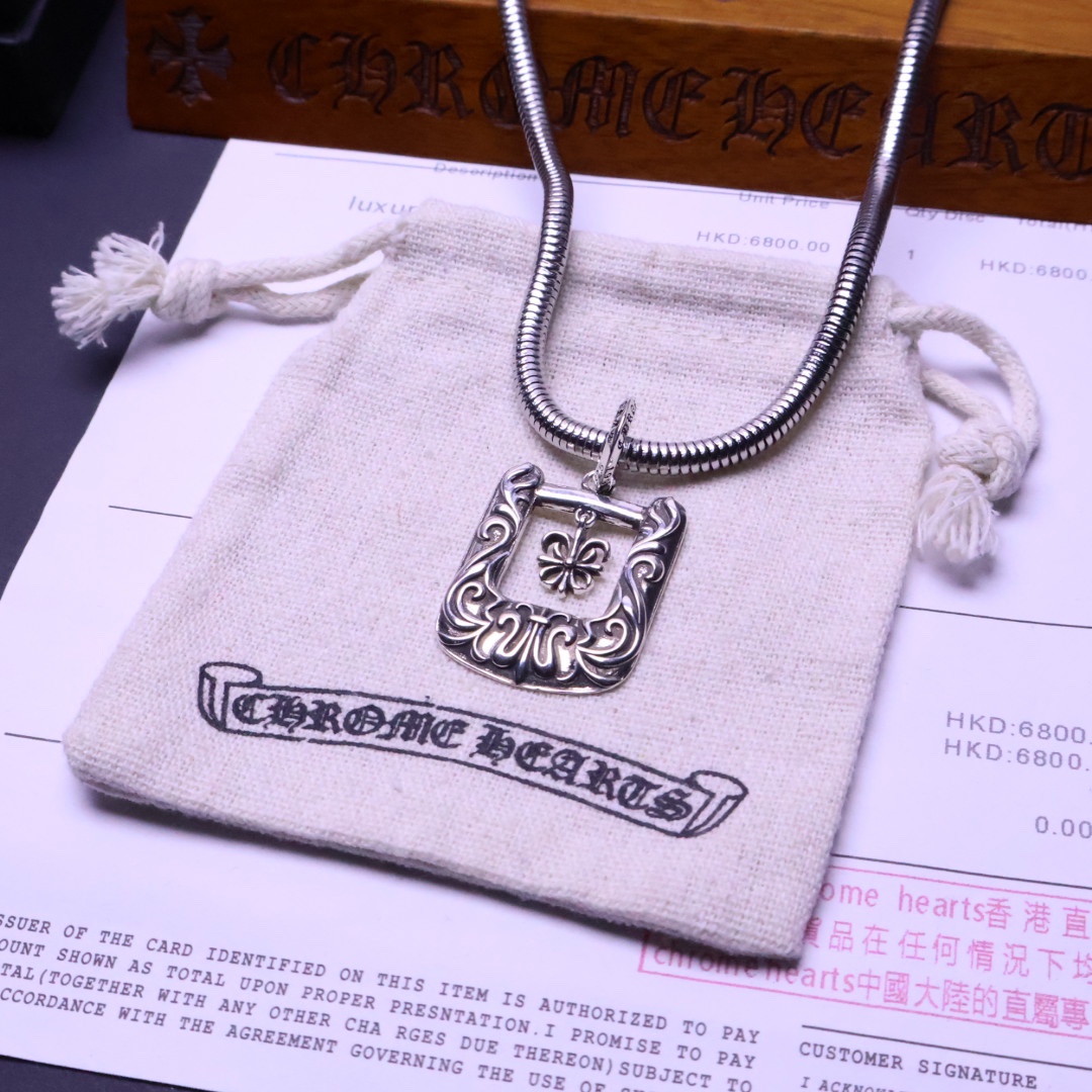𝐂𝐡𝐫𝐨𝐦𝐞 𝐡𝐞𝐚𝐫𝐭𝐬 克罗心✝️项链，帅爆了最新款克罗心项链 ⚜️造型不同的花纹设计风格 呈现出与