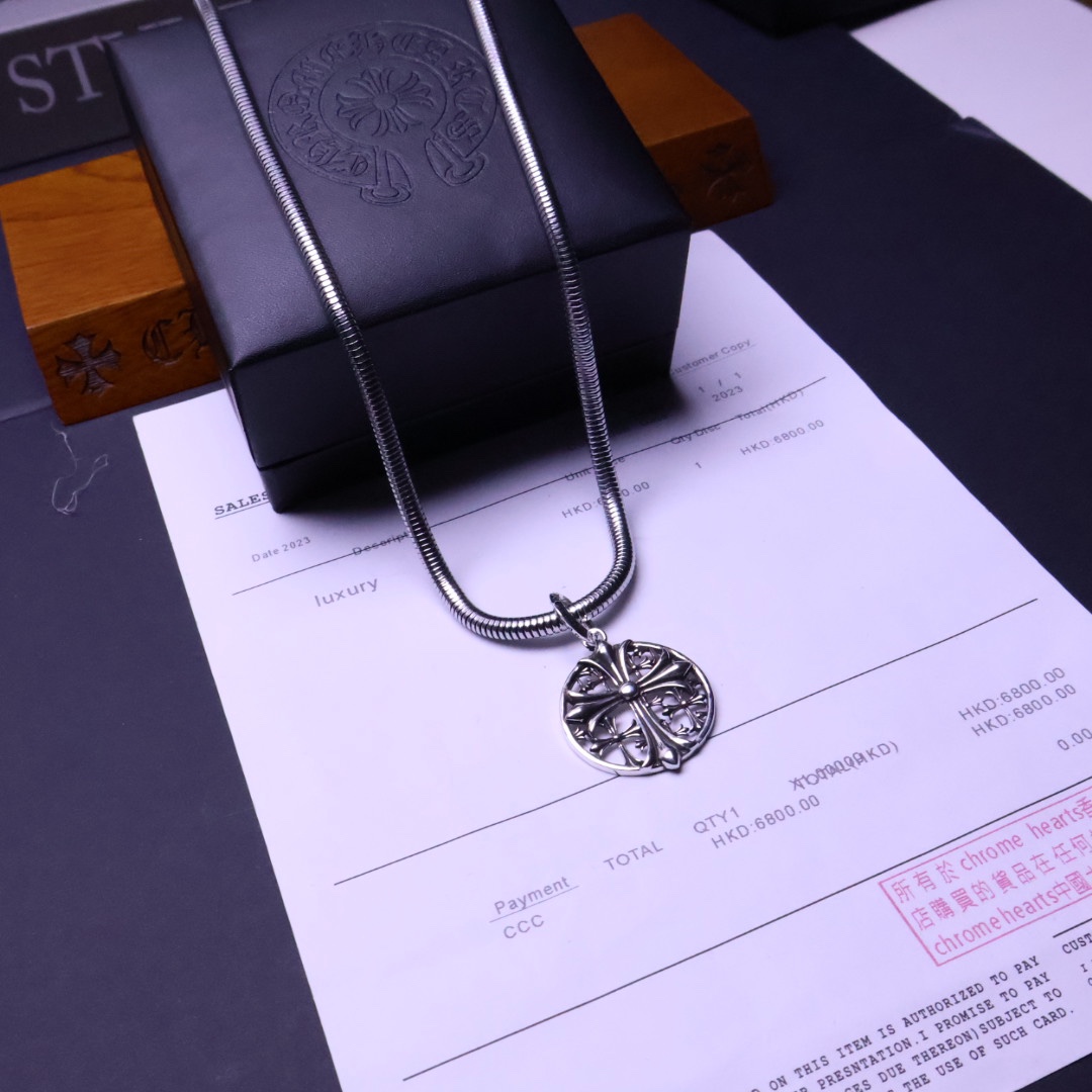 𝐂𝐡𝐫𝐨𝐦𝐞 𝐡𝐞𝐚𝐫𝐭𝐬 克罗心✝️项链，帅爆了最新款克罗心项链 ⚜️造型不同的花纹设计风格 呈现出与