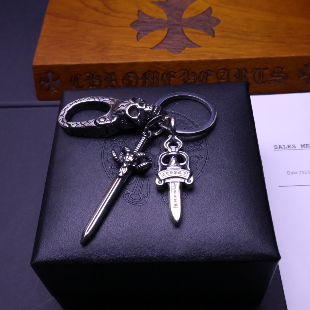 𝐂𝐡𝐫𝐨𝐦𝐞 𝐡𝐞𝐚𝐫𝐭克罗心钥匙扣挂件🔑裤👖包💼挂件 做工、质感一流.小细节提升本身整体品味， 搭配起