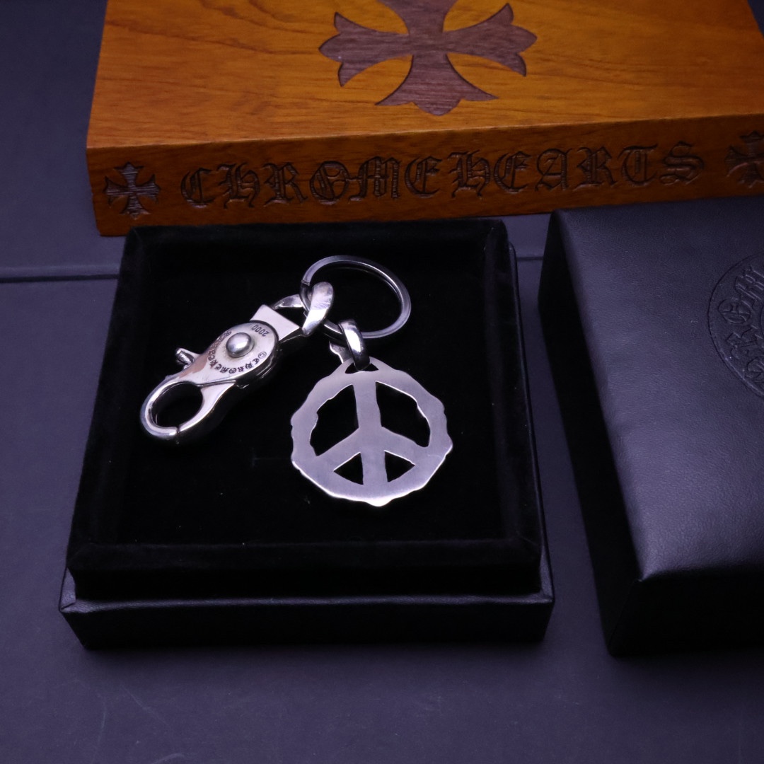 𝐂𝐡𝐫𝐨𝐦𝐞 𝐡𝐞𝐚𝐫𝐭克罗心钥匙扣挂件🔑裤👖包💼挂件 做工、质感一流.小细节提升本身整体品味， 搭配起