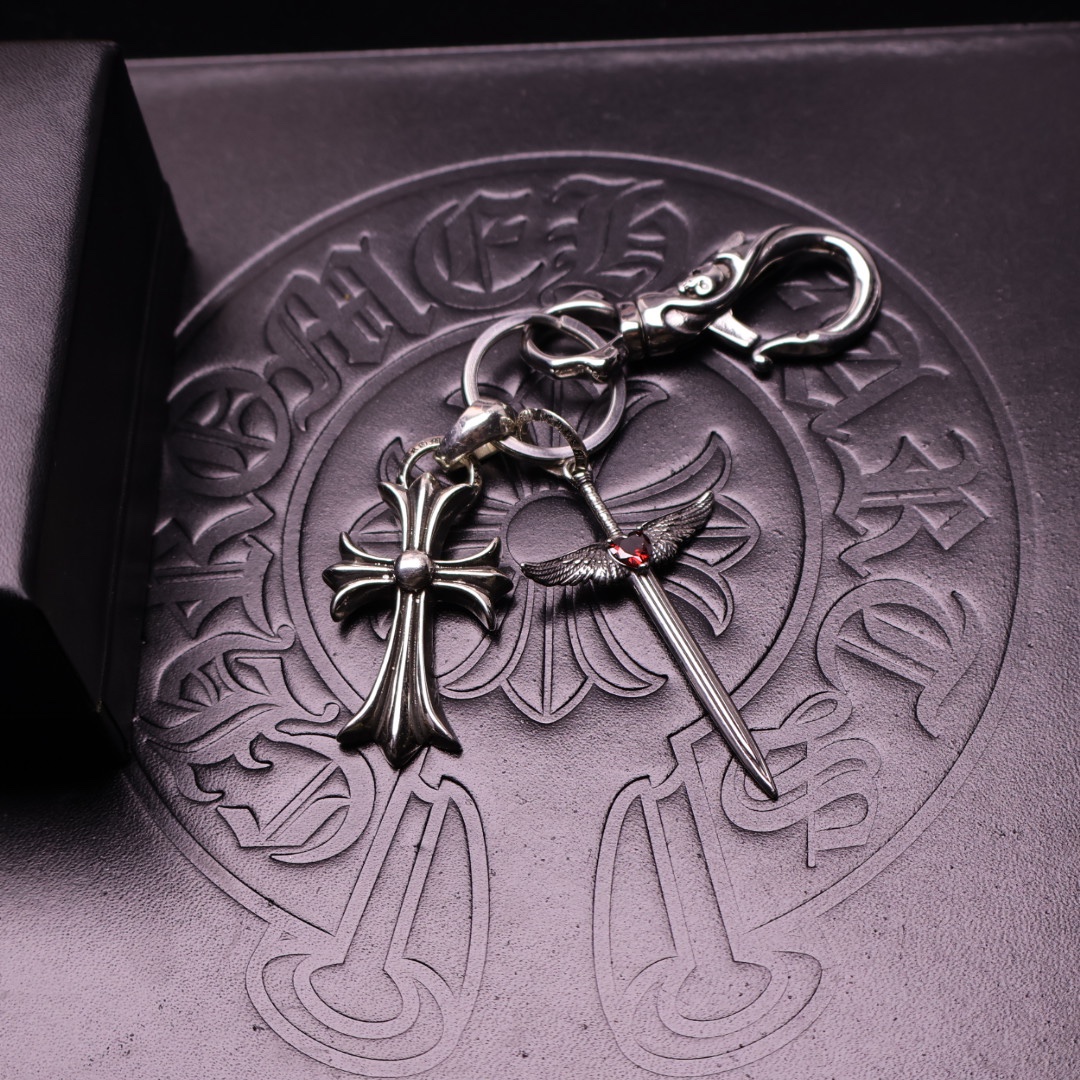 Chrome Hearts 𝐂𝐡𝐫𝐨𝐦𝐞 𝐡𝐞𝐚𝐫𝐭［2025 裤 包 挂件 做工、质感一流