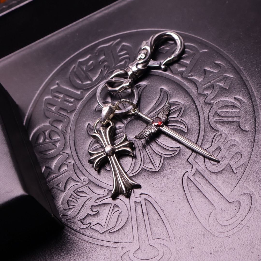 Chrome Hearts 𝐂𝐡𝐫𝐨𝐦𝐞 𝐡𝐞𝐚𝐫𝐭［2025 裤 包 挂件 做工、质感一流