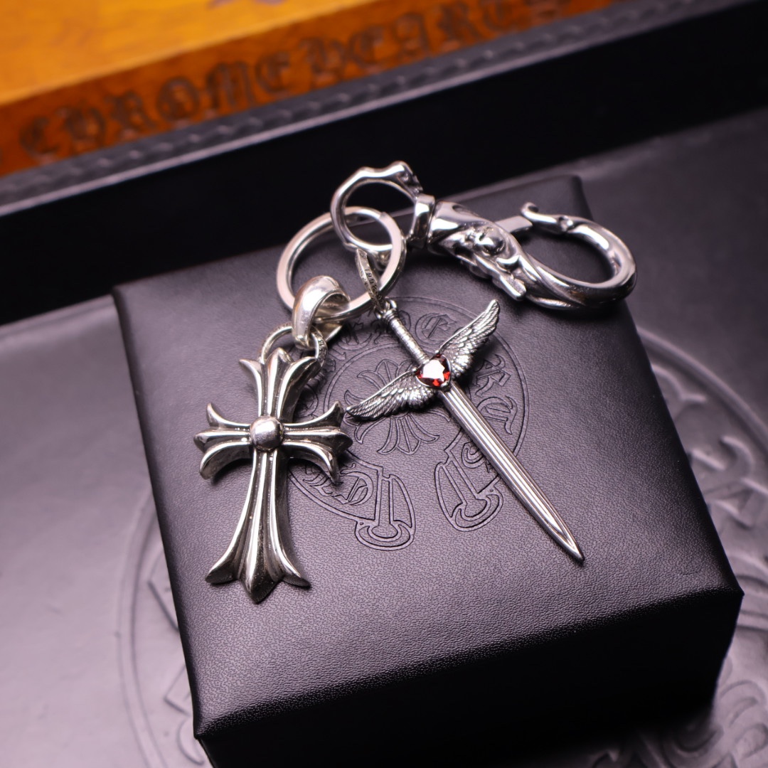 Chrome Hearts 𝐂𝐡𝐫𝐨𝐦𝐞 𝐡𝐞𝐚𝐫𝐭［2025 裤 包 挂件 做工、质感一流