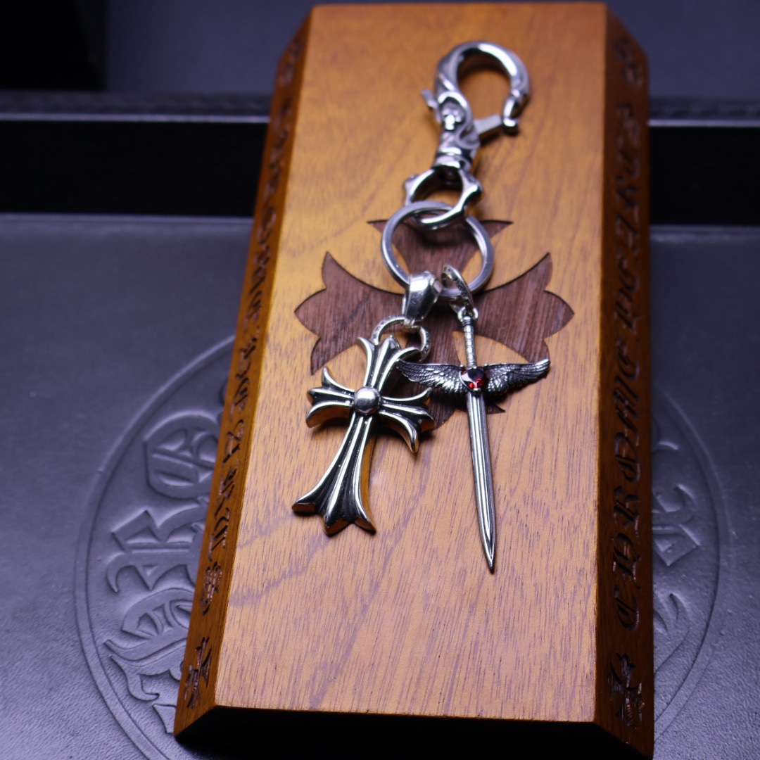 Chrome Hearts 𝐂𝐡𝐫𝐨𝐦𝐞 𝐡𝐞𝐚𝐫𝐭［2025 裤 包 挂件 做工、质感一流