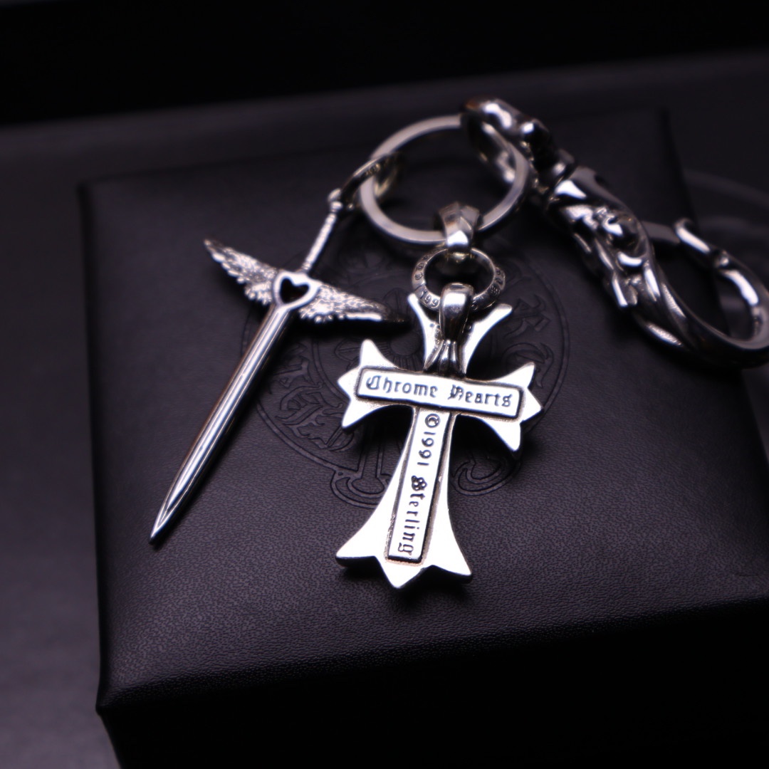Chrome Hearts 𝐂𝐡𝐫𝐨𝐦𝐞 𝐡𝐞𝐚𝐫𝐭［2025 裤 包 挂件 做工、质感一流