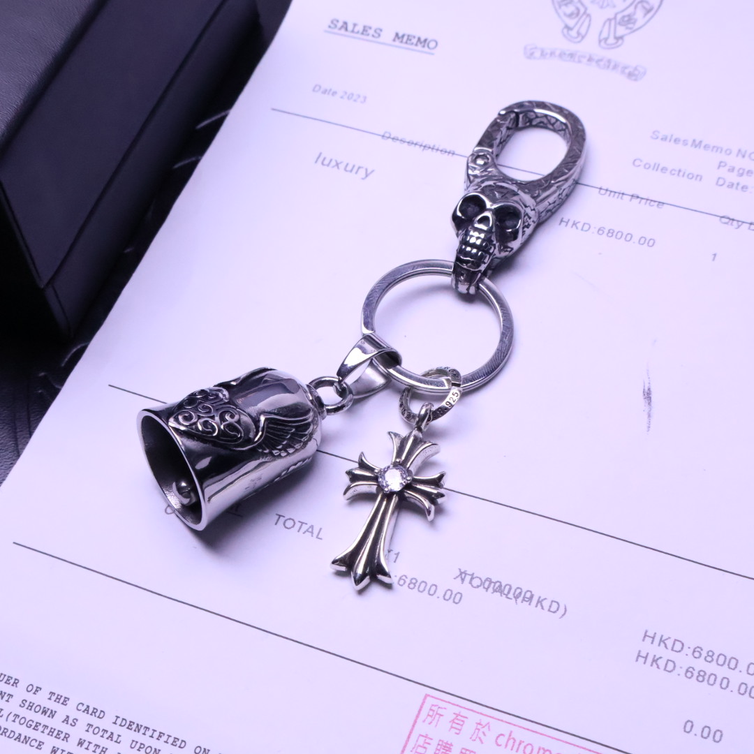 。𝐂𝐡𝐫𝐨𝐦𝐞 𝐡𝐞𝐚𝐫𝐭［2025🎁潮流推荐］克罗心钥匙扣挂件🔑裤👖包💼挂件 做工、质感一流.小细节提
