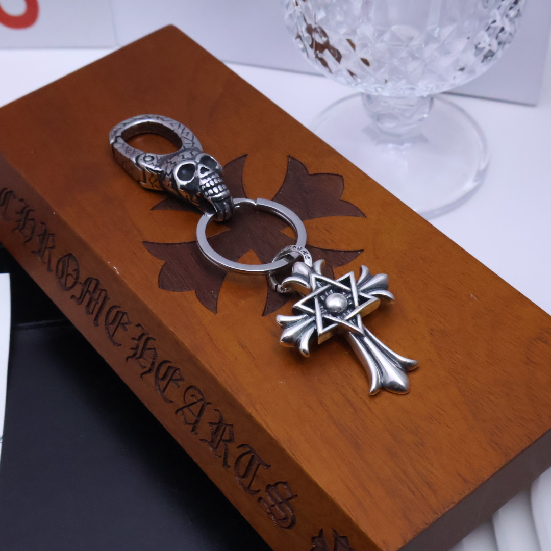 Chrome Hearts 𝐡𝐞𝐚𝐫𝐭［ 上架］克罗心钥匙扣挂件 挂件 裤 包 挂件 做工、质感一流