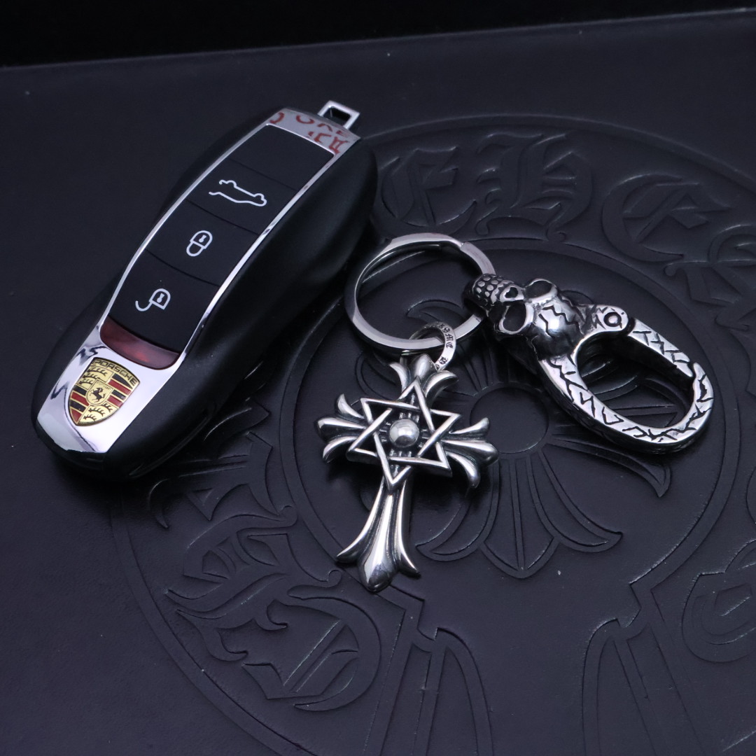 Chrome Hearts 𝐡𝐞𝐚𝐫𝐭［ 上架］克罗心钥匙扣挂件 挂件 裤 包 挂件 做工、质感一流