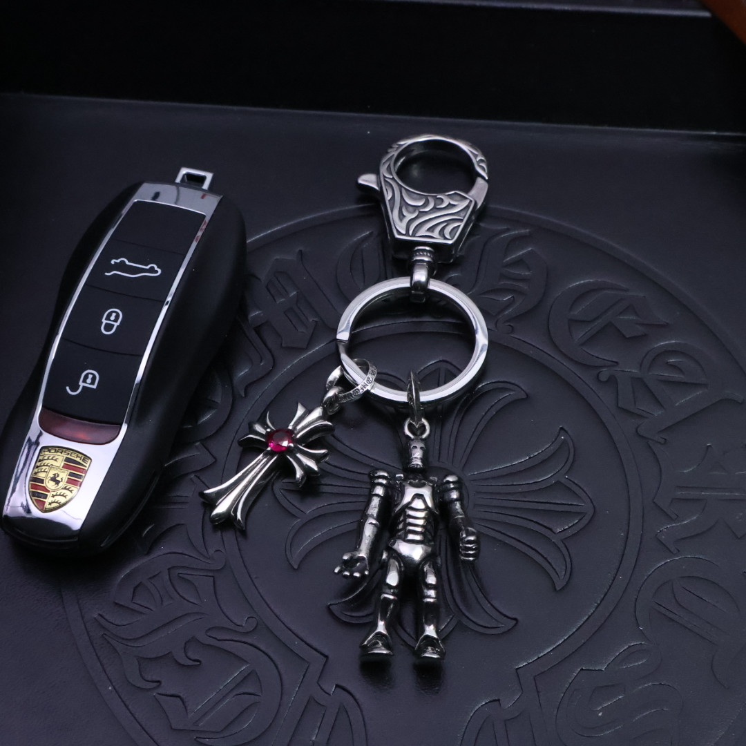 𝐂𝐡𝐫𝐨𝐦𝐞 𝐡𝐞𝐚𝐫𝐭克罗心钥匙扣挂件🔑裤👖包💼挂件 做工、质感一流.小细节提升本身整体品味， 搭配起