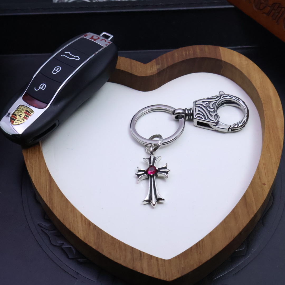 𝐂𝐡𝐫𝐨𝐦𝐞 𝐡𝐞𝐚𝐫𝐭［爆款上架］✝️克罗心钥匙扣挂件🚗挂件🔑裤👖包💼挂件 做工、质感一流.小细节提升
